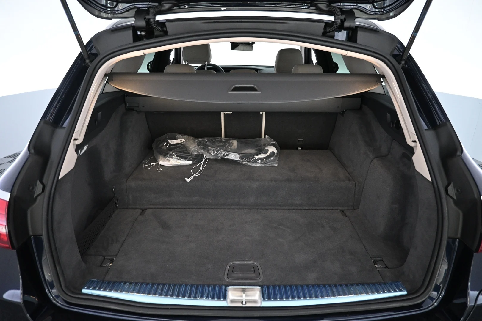 Car Image - nkfubx2hWI83IzQ4HHEzR