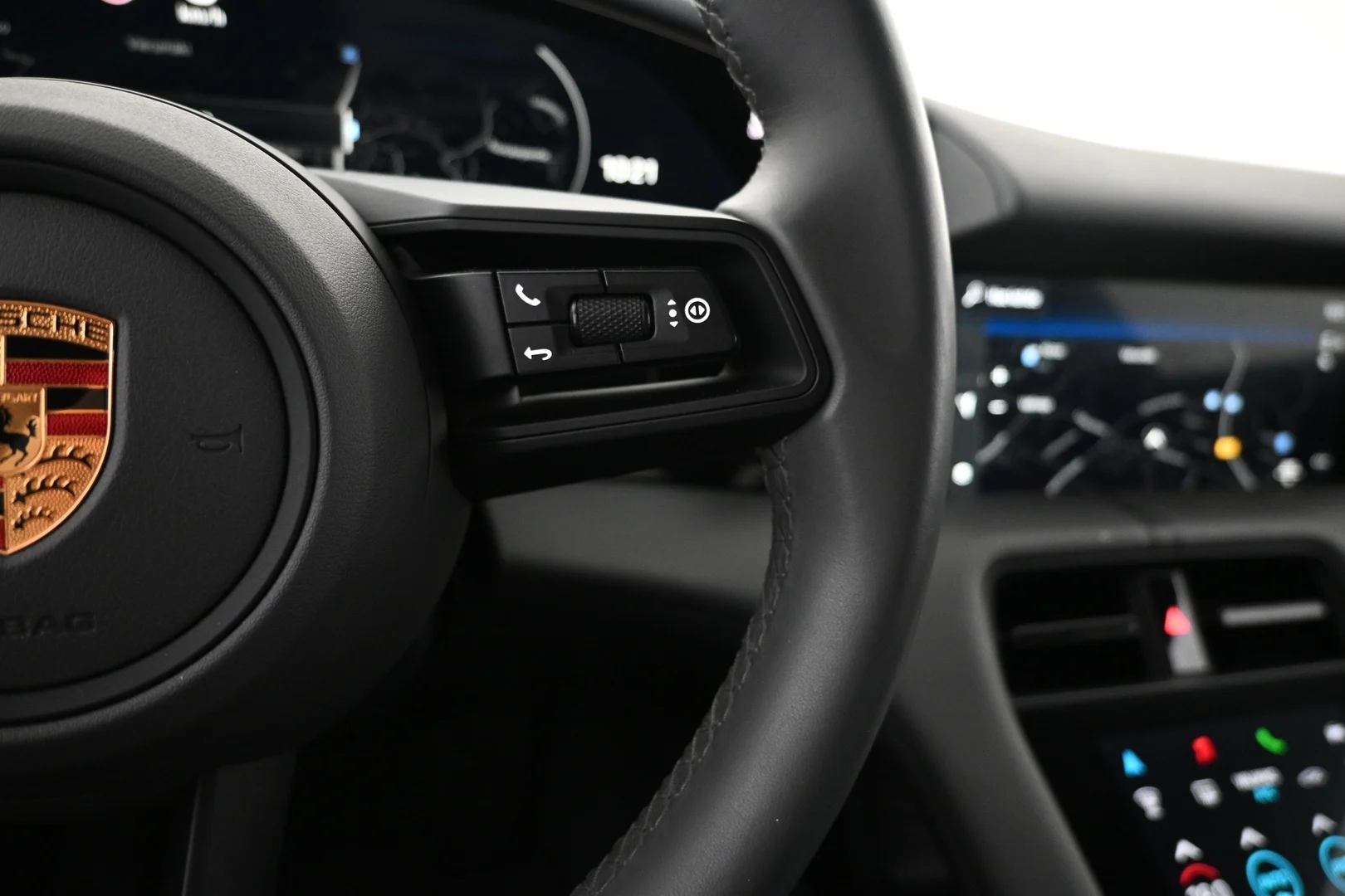 Car Image - 1ts2EMq7QdryiM9IJp1B7Q