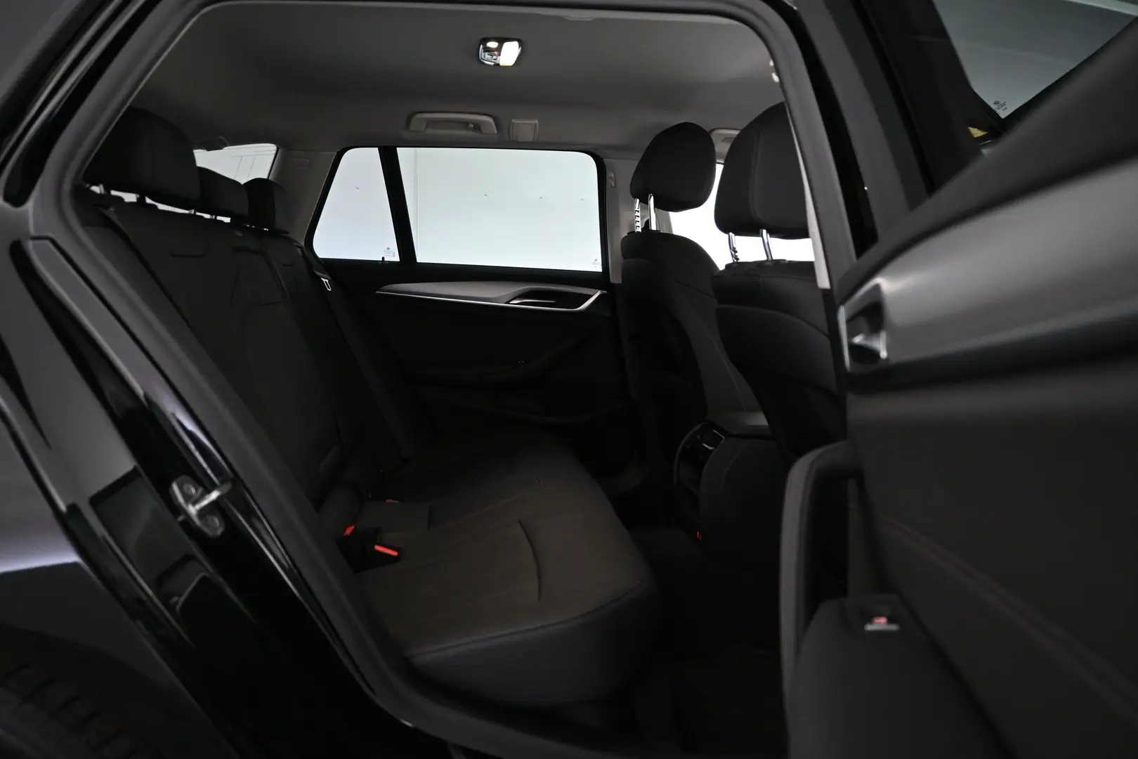 Car Image - 2ONFKELwiIUMgggypQ64UM