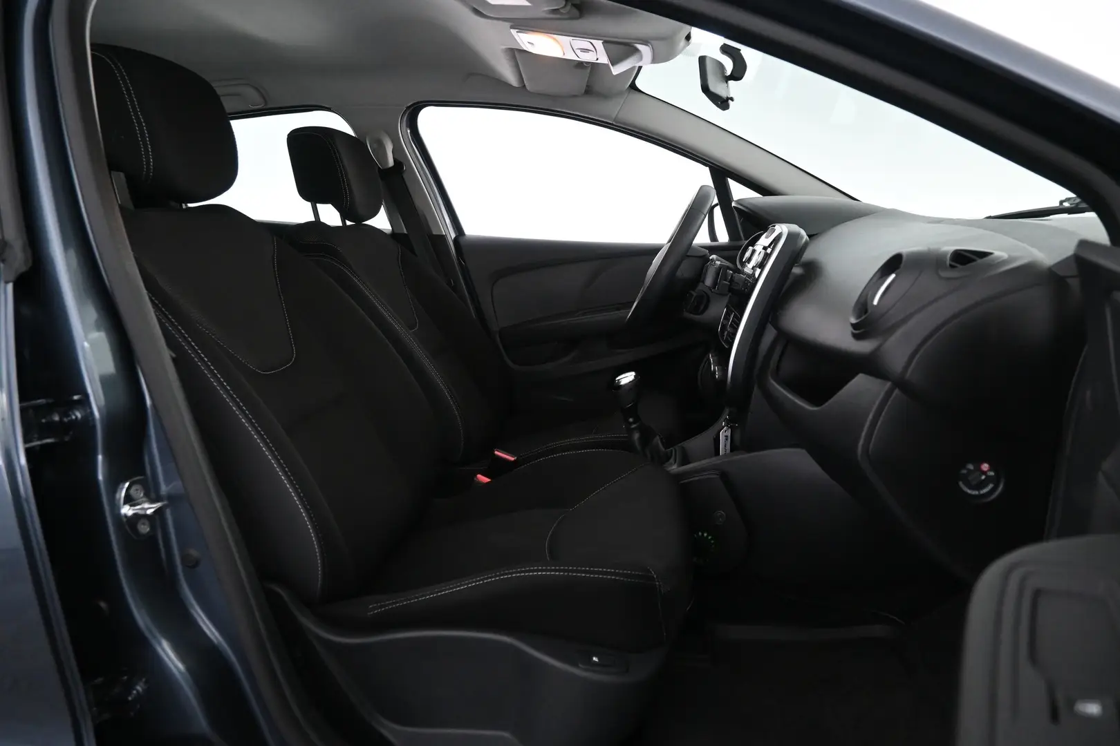 Car Image - 4lc3JHY4OjFWhQKASJWBCS