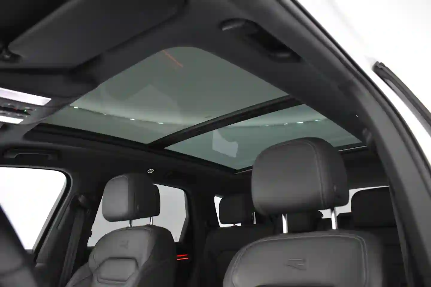 Car Image - 3XJna00QLG9JqGozEyZD39