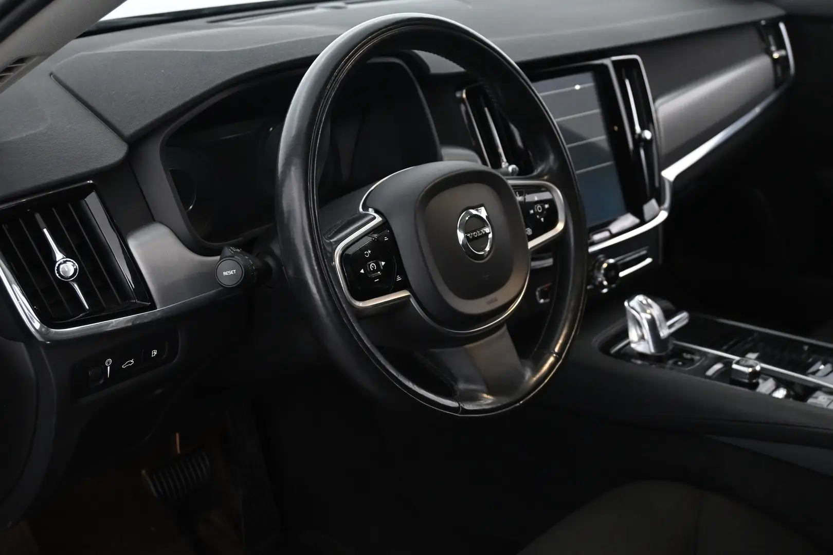 Car Image - 4YhpWxNRu17ubdRyrYm2LP