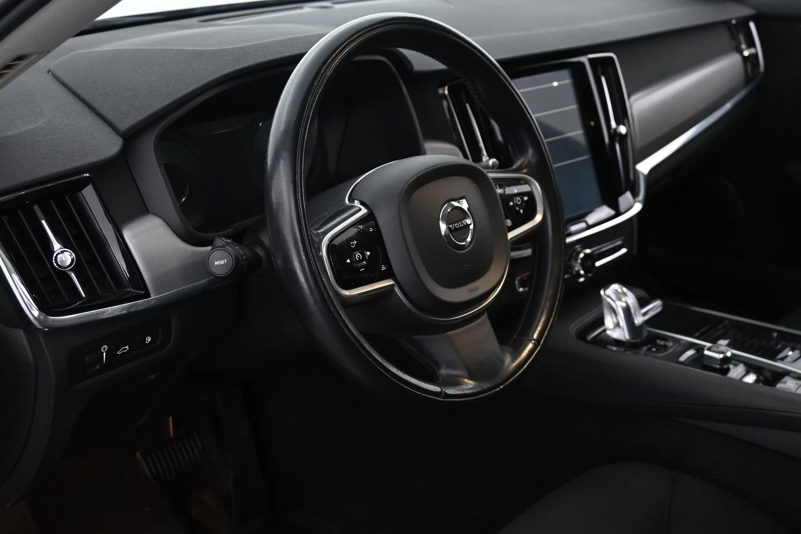 Car Image - 4YhpWxNRu17ubdRyrYm2LP
