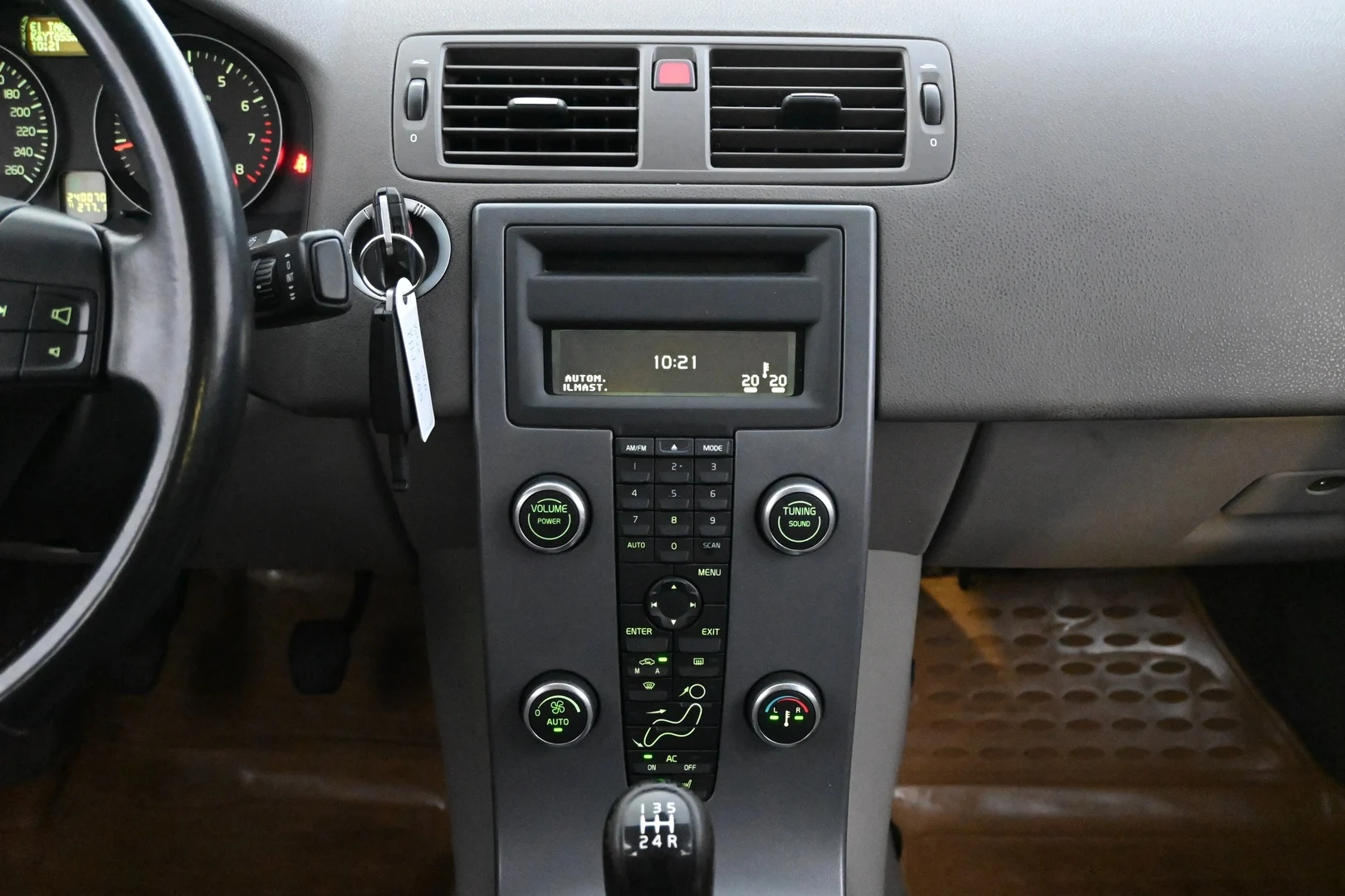 Car Image - D1CMEeuApdhoJDdRX1ZMR