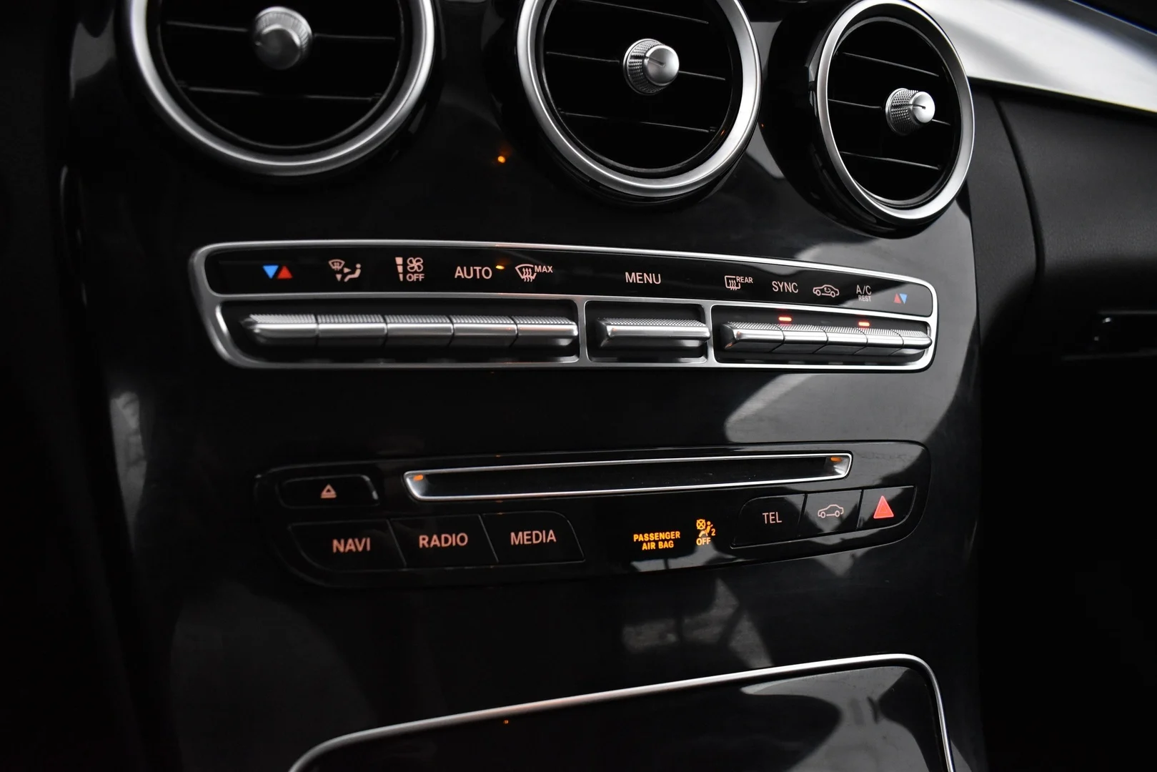 Car Image - 1X4u02c59E1GQkDZeNrt8c