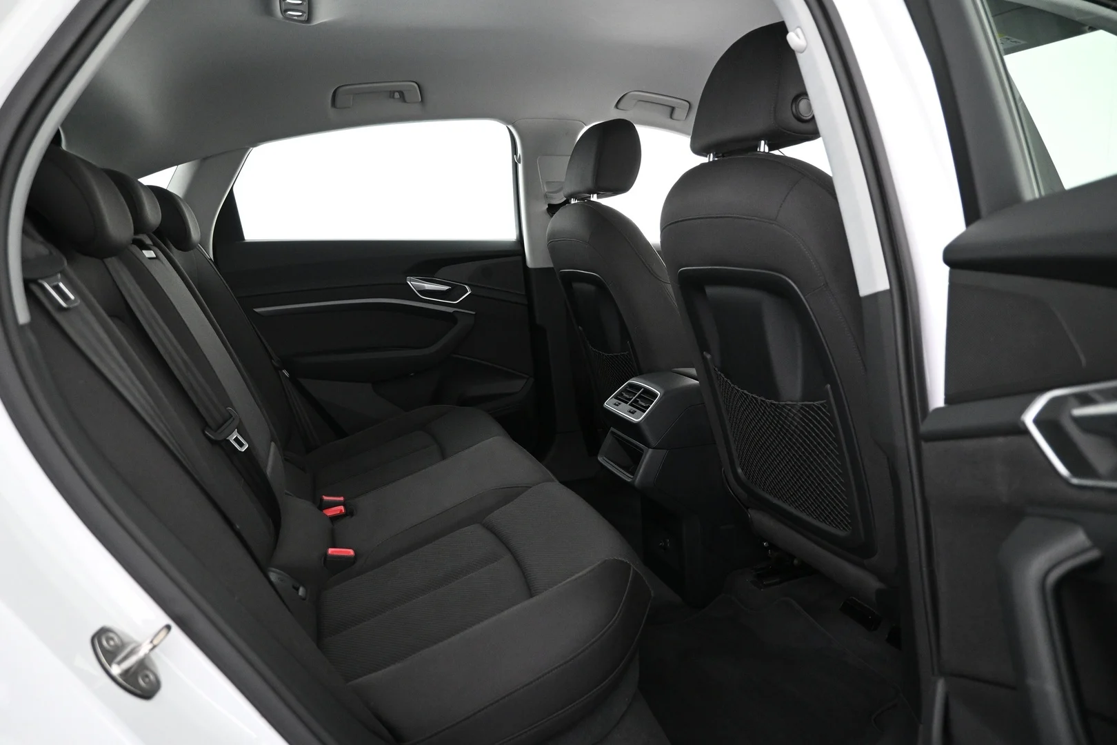 Car Image - 6llDr0O4cYsOYegXKb1o3O
