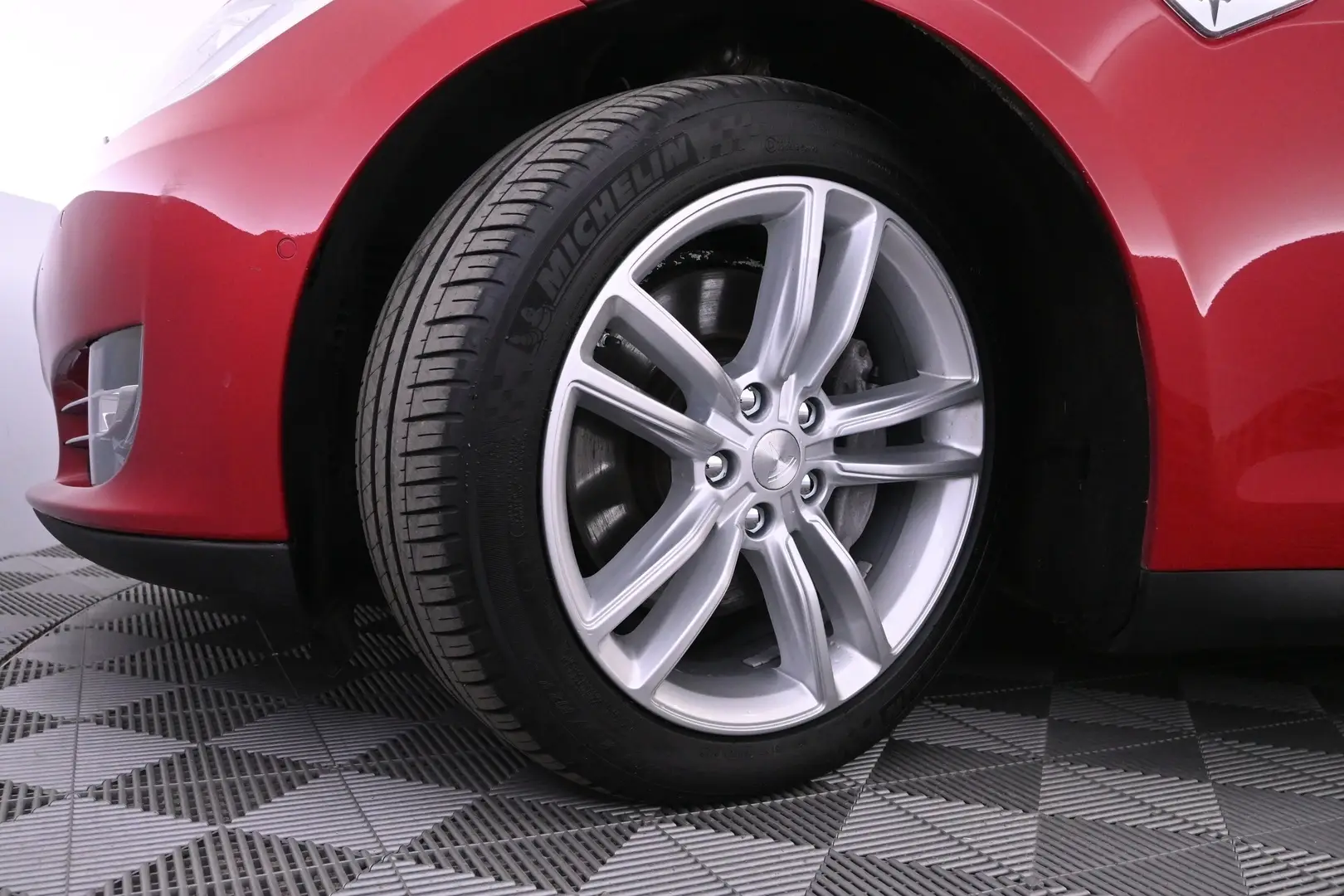 Car Image - 3XjuoKOKGaFOj0Yc2xGPt1