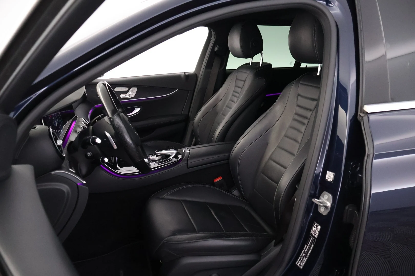 Car Image - 4Q6eMhsxFGzJGfVZ211ngx