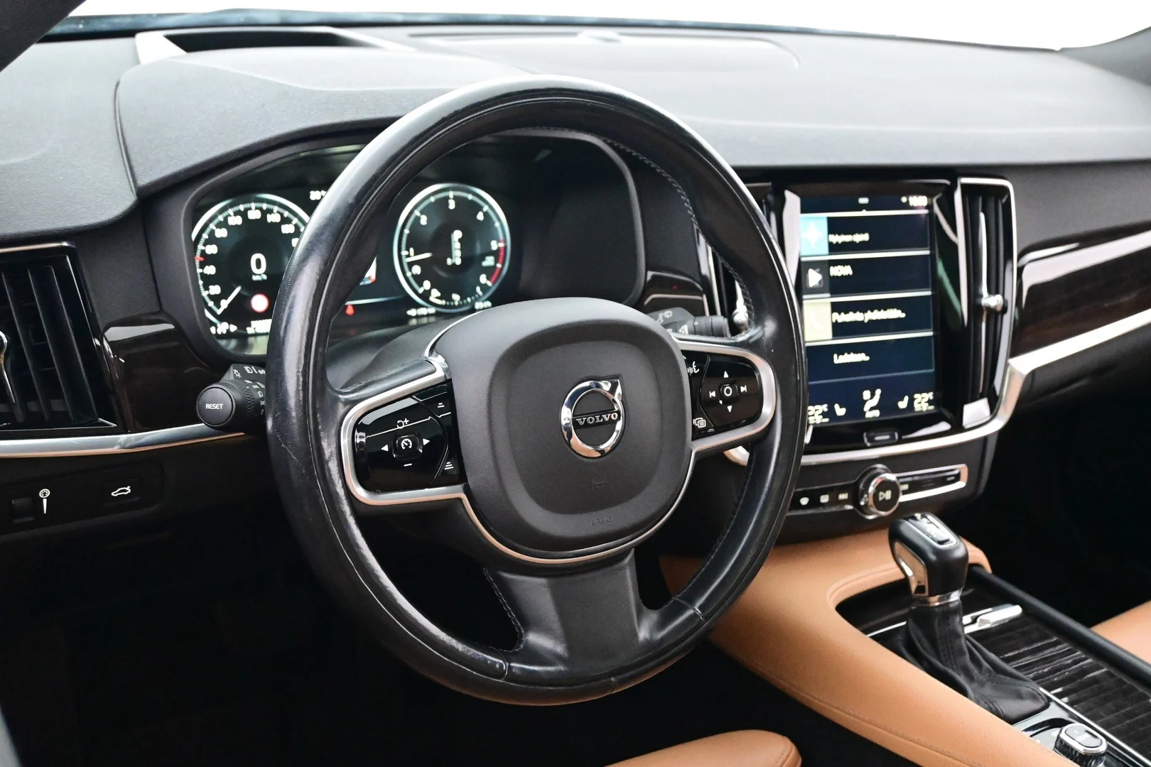Car Image - 45VTkFb6jLwHM0J3XCWz4V