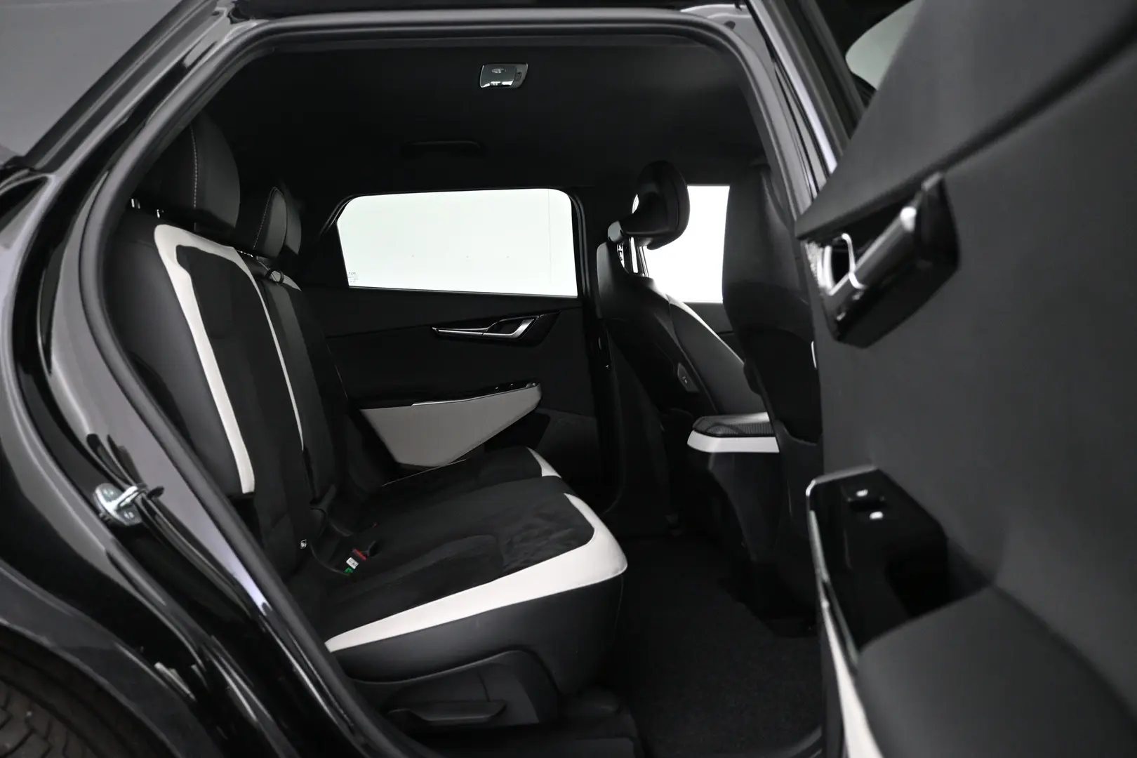 Car Image - 7KsANhpafynENdcmkaXJo5