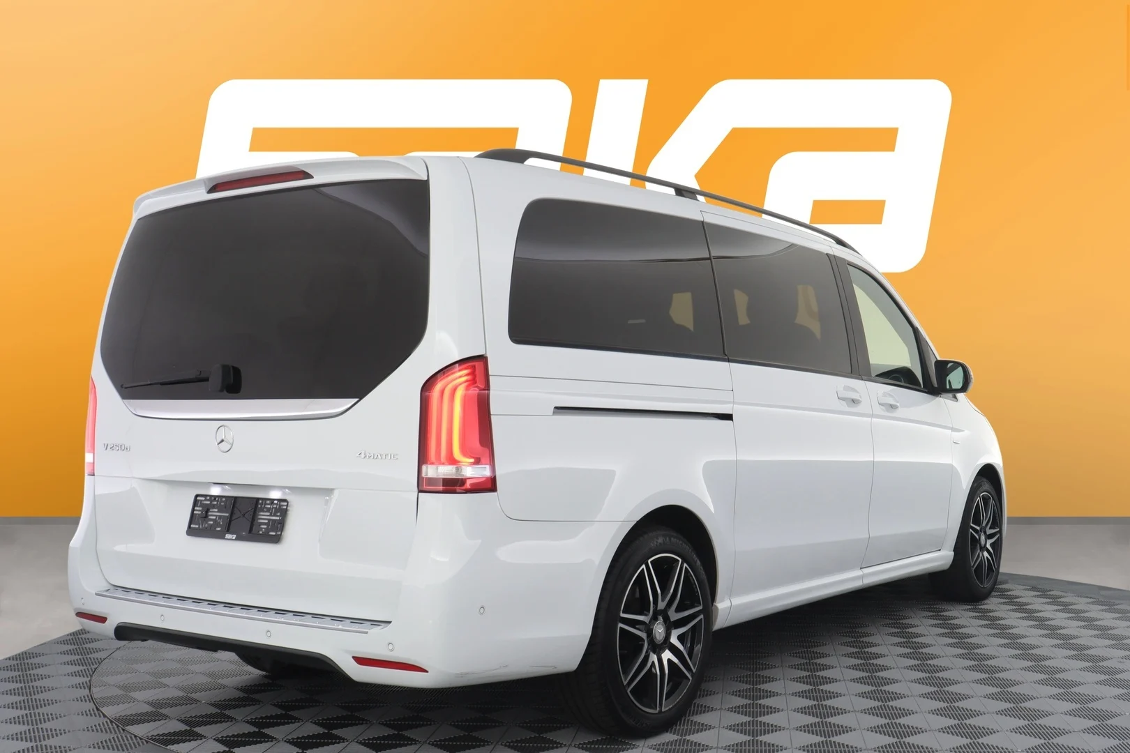 Car Image - 7skbhjry1touGIg4C16vKD