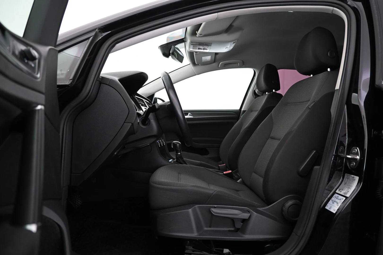 Car Image - 19L3njxh2OVumimz4gFpLx
