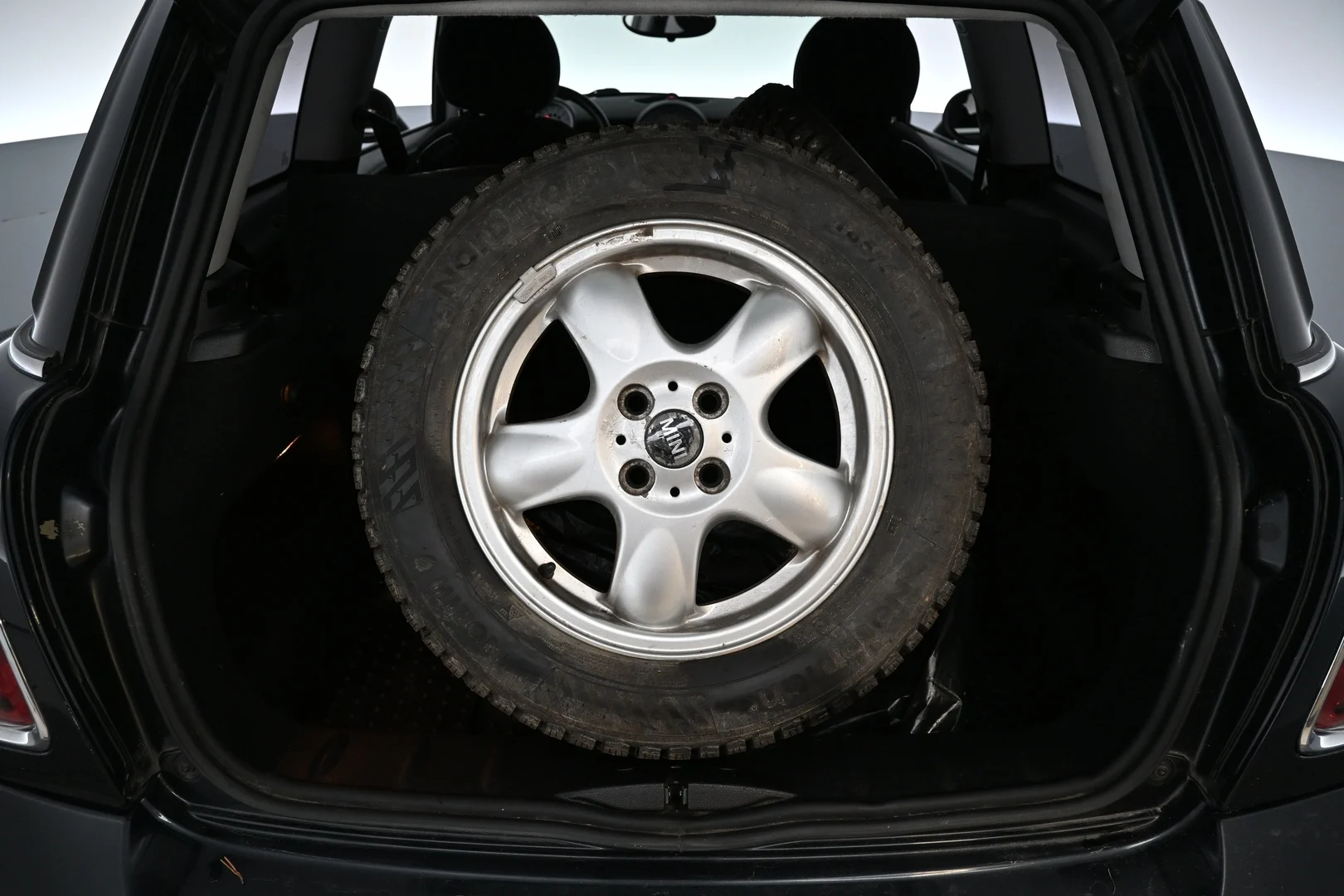 Car Image - v7Va5dkQ0oZDKWGylB9UV