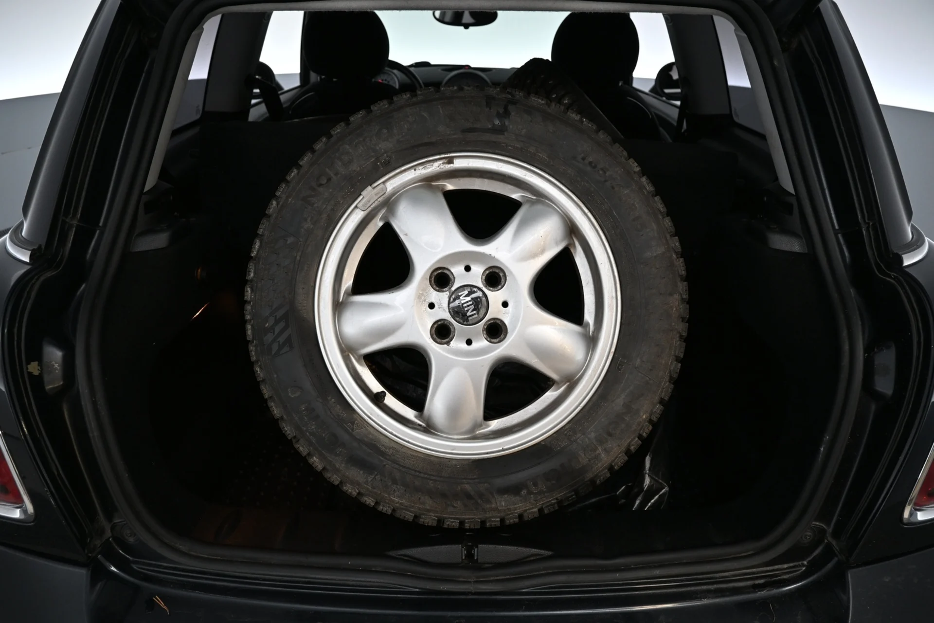 Car Image - v7Va5dkQ0oZDKWGylB9UV