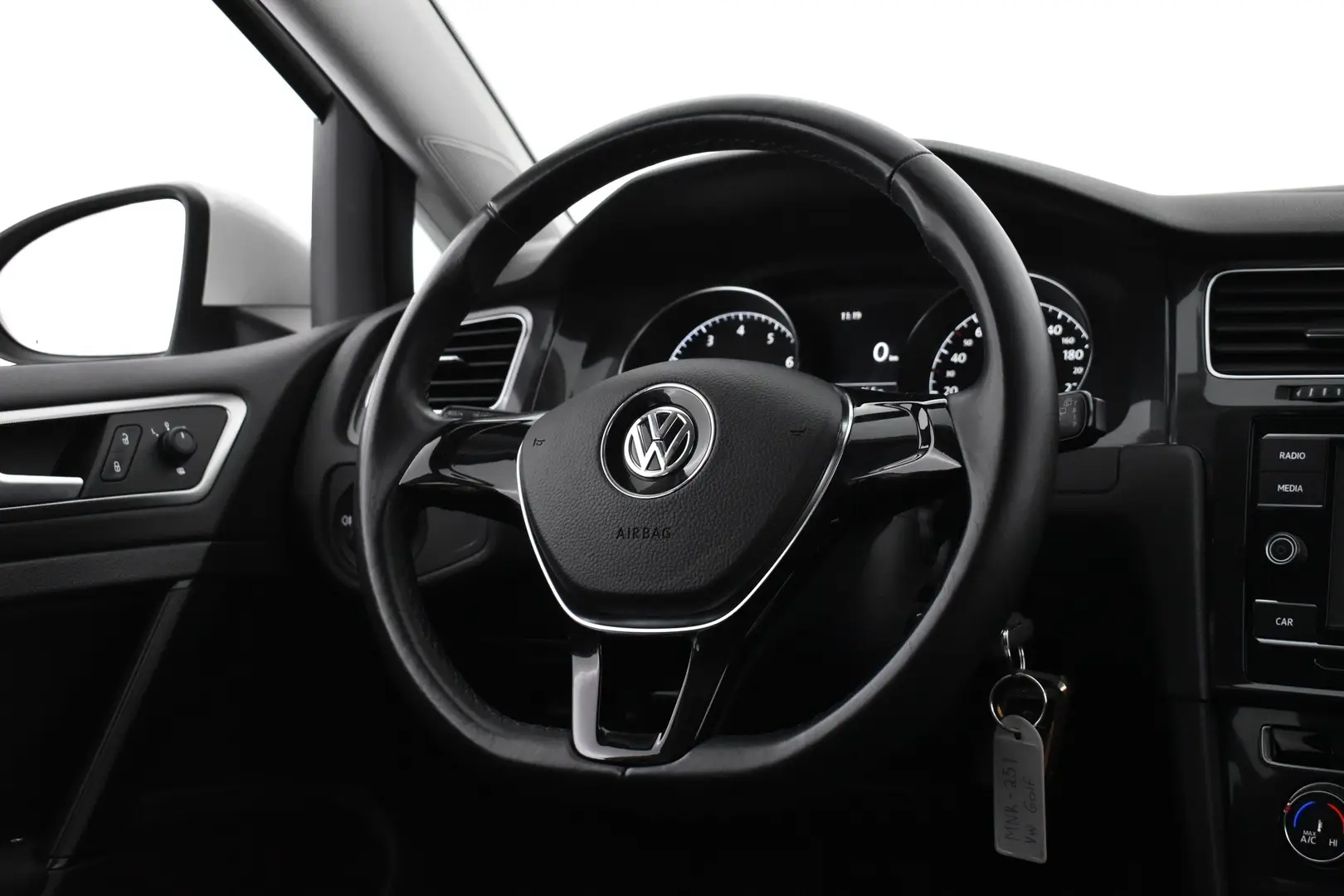 Car Image - 6mYDKD5XtfdO3aaplZ6YRO