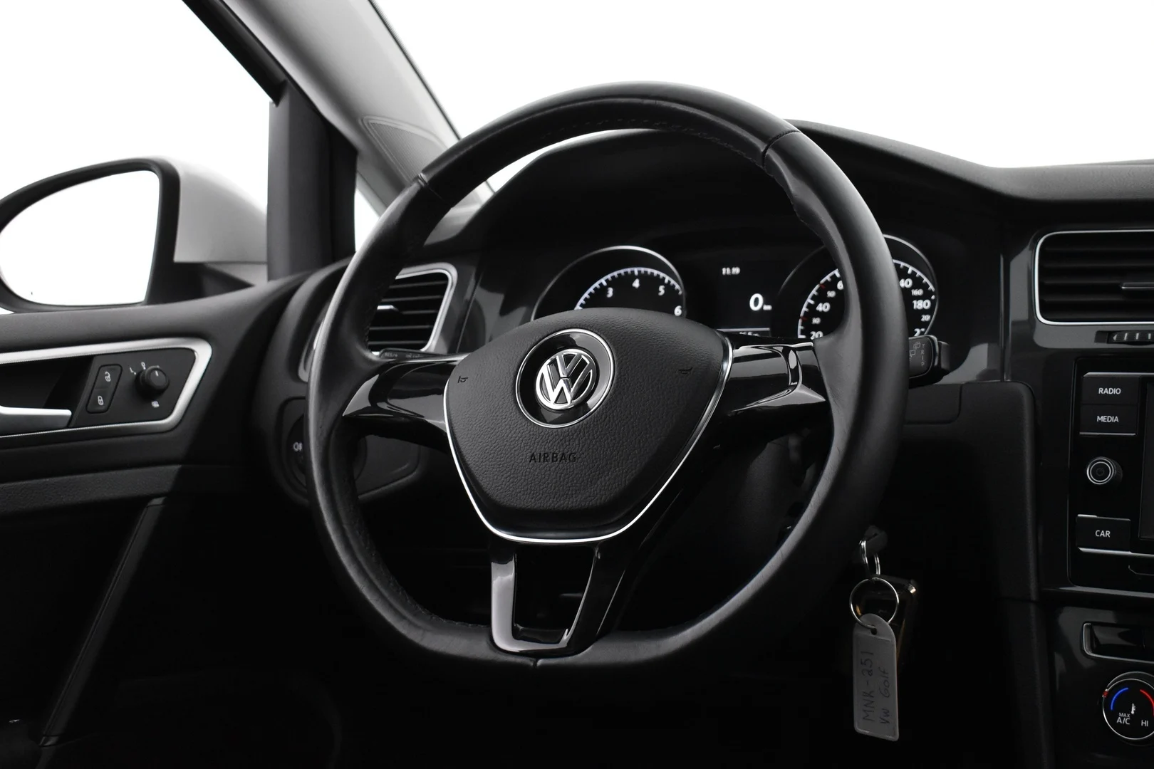 Car Image - 6mYDKD5XtfdO3aaplZ6YRO