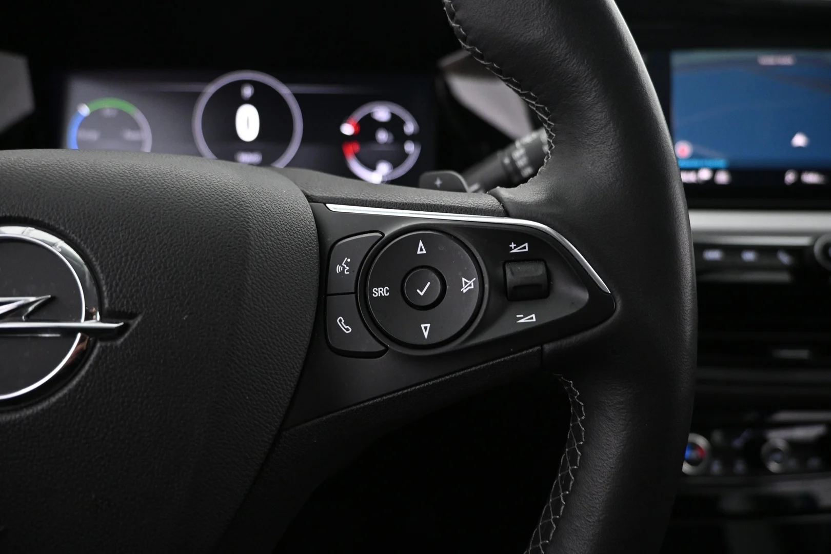 Car Image - 5xDAt1UqKwBe0EISvuj3fL