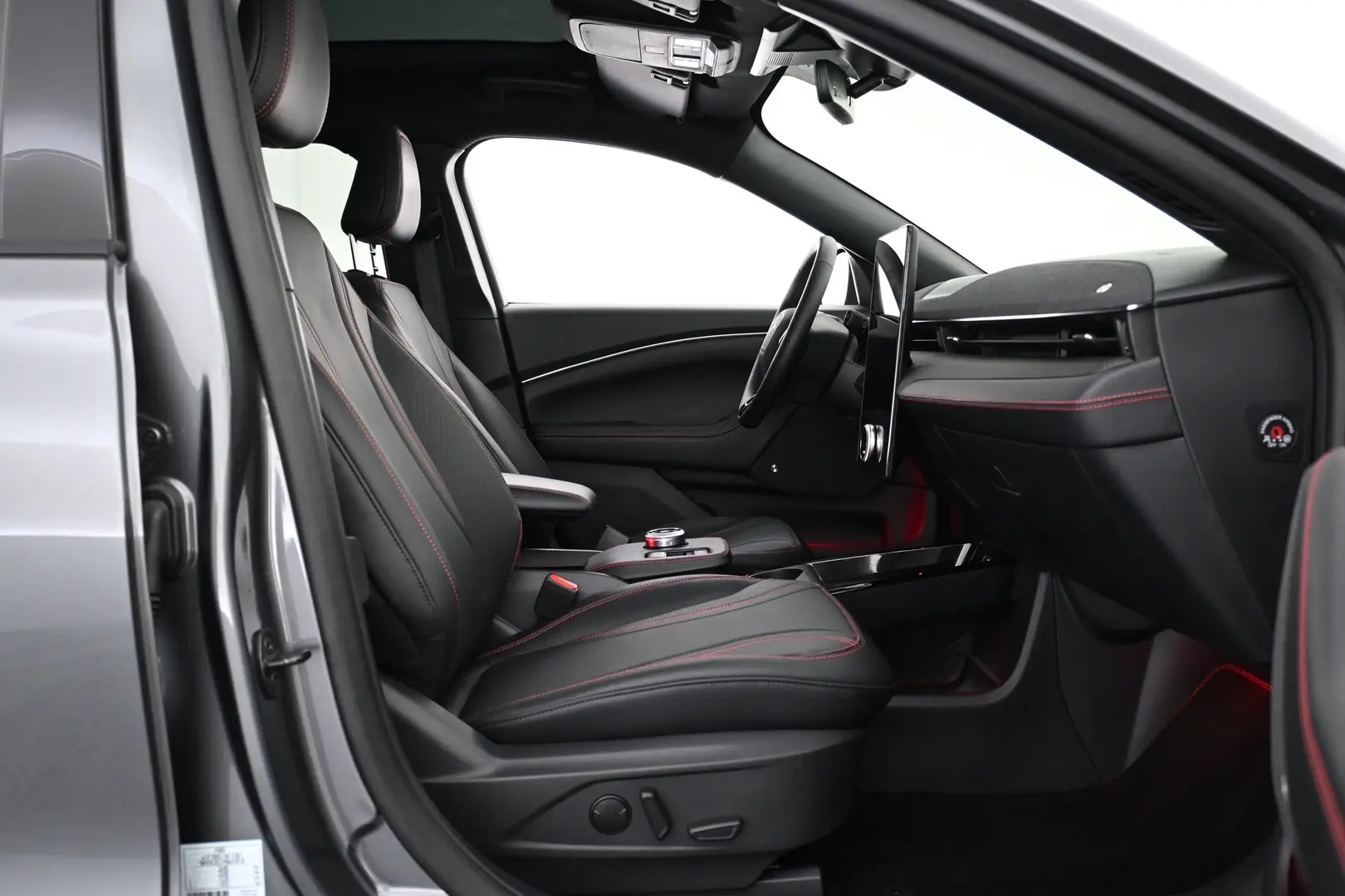 Car Image - eDfwDZQwS4RliEIbbpd5U