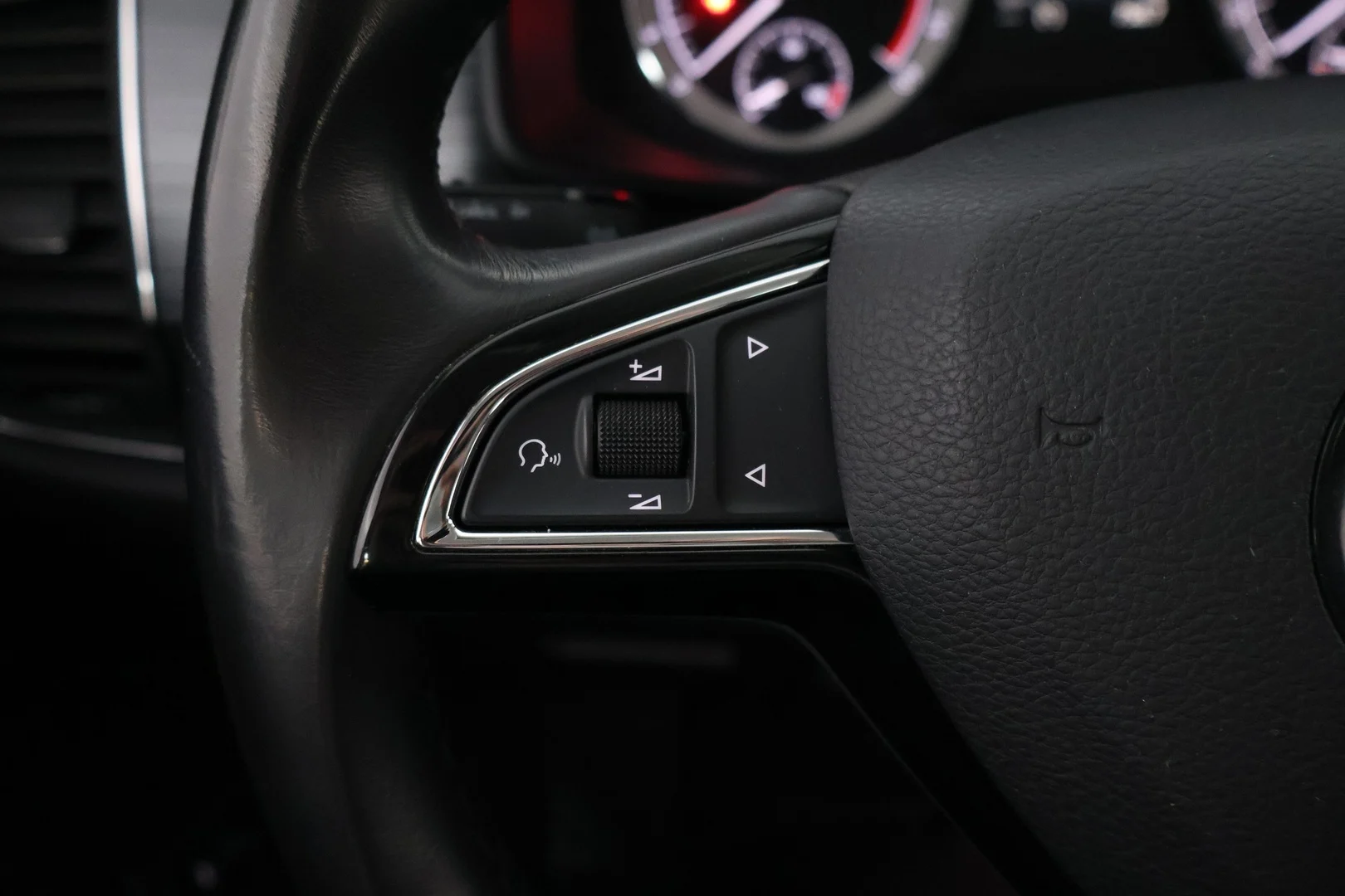 Car Image - 7uogmKNpzf2aIPJcpooVbm