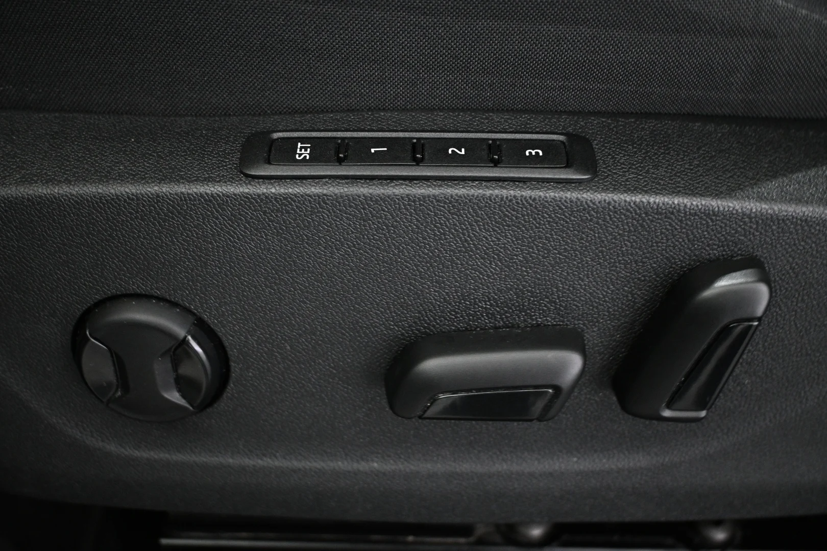 Car Image - 15QRHDjfimgdplG0C3CbiK