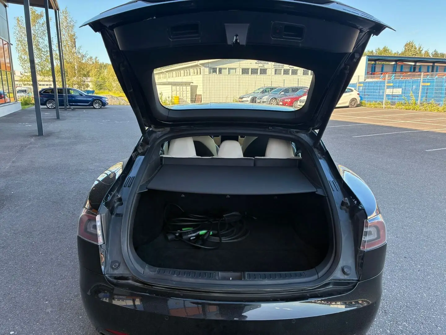 Car Image - 2Lr8CeZmtpVkgGQU6p3hU3