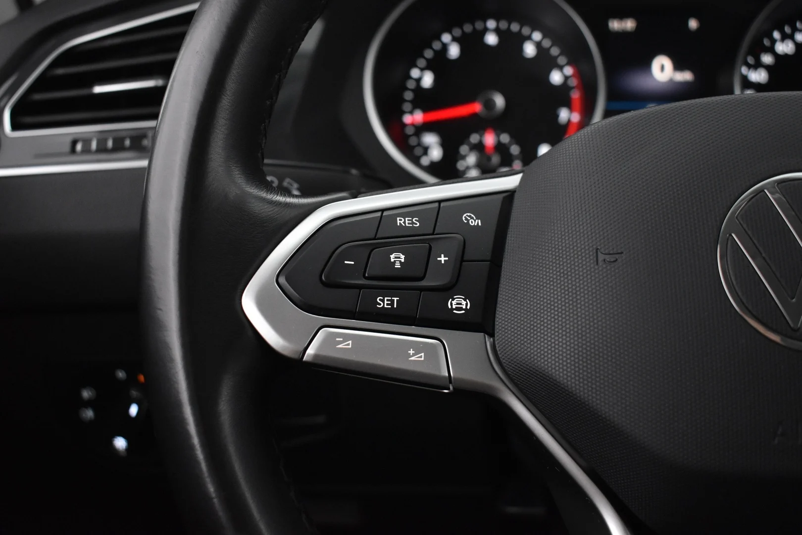 Car Image - 3bCOIj8ZTwVlTOICZgjRG8