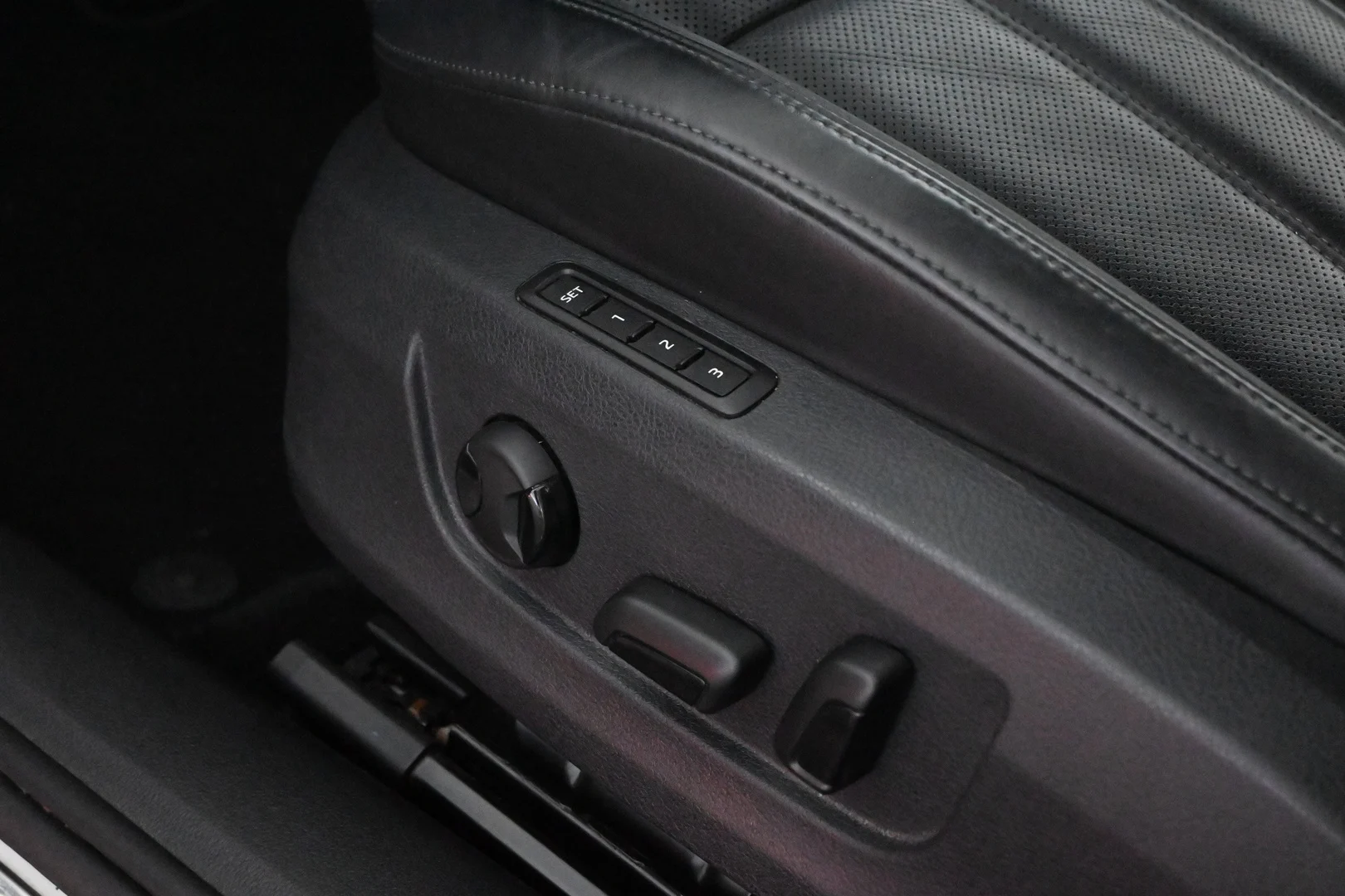 Car Image - 7psH3zEc7lvl0AlSPp0YVG