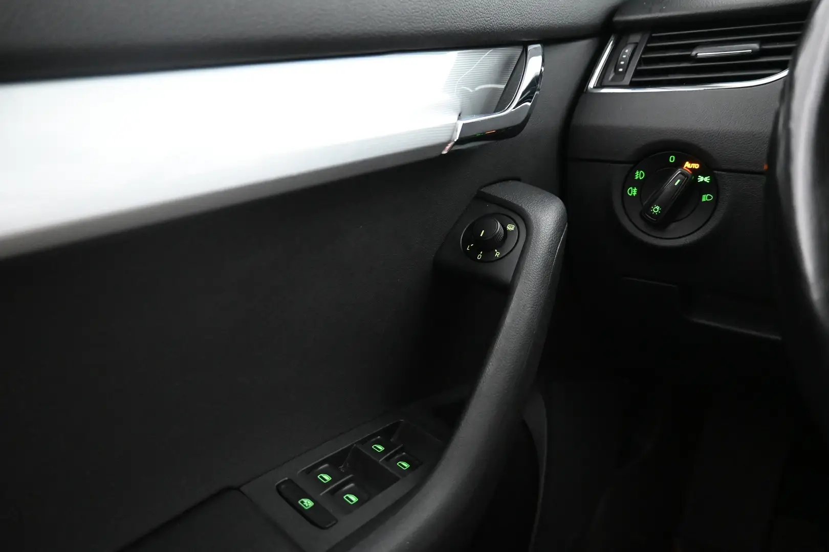 Car Image - 6uP9j8PVpmDpYNYIxBjsod