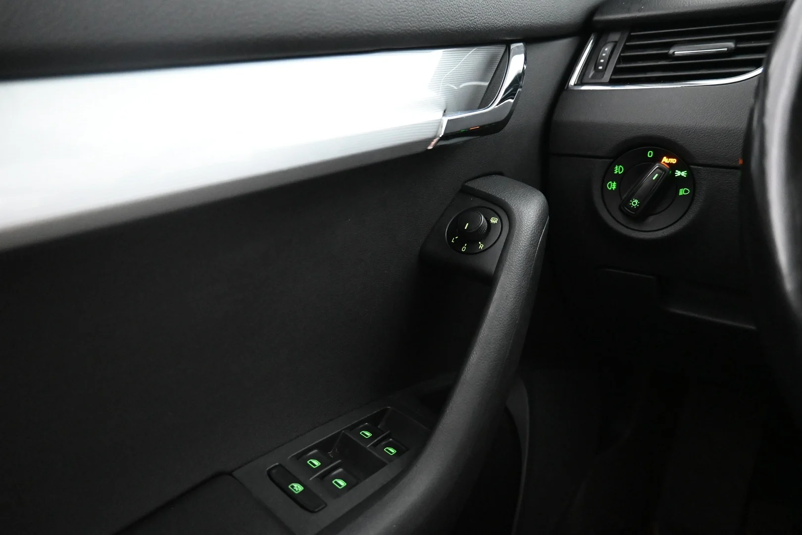Car Image - 6uP9j8PVpmDpYNYIxBjsod