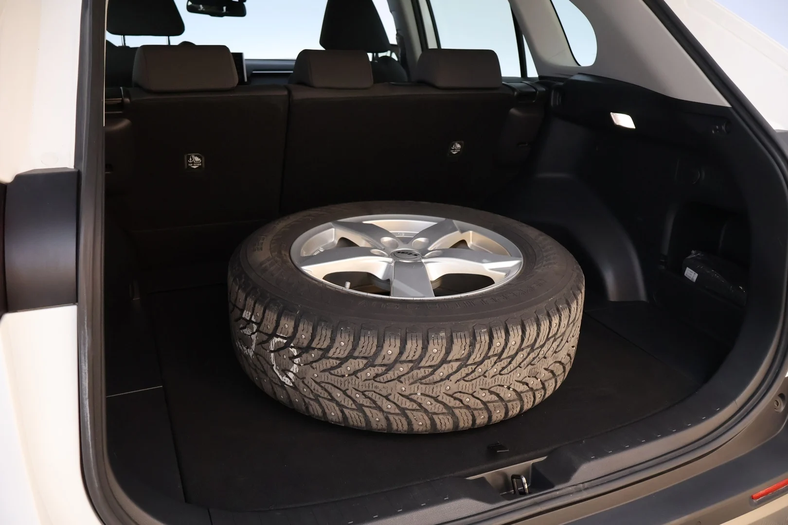 Car Image - 417NgFt0vWb8ajR0AG5YFX