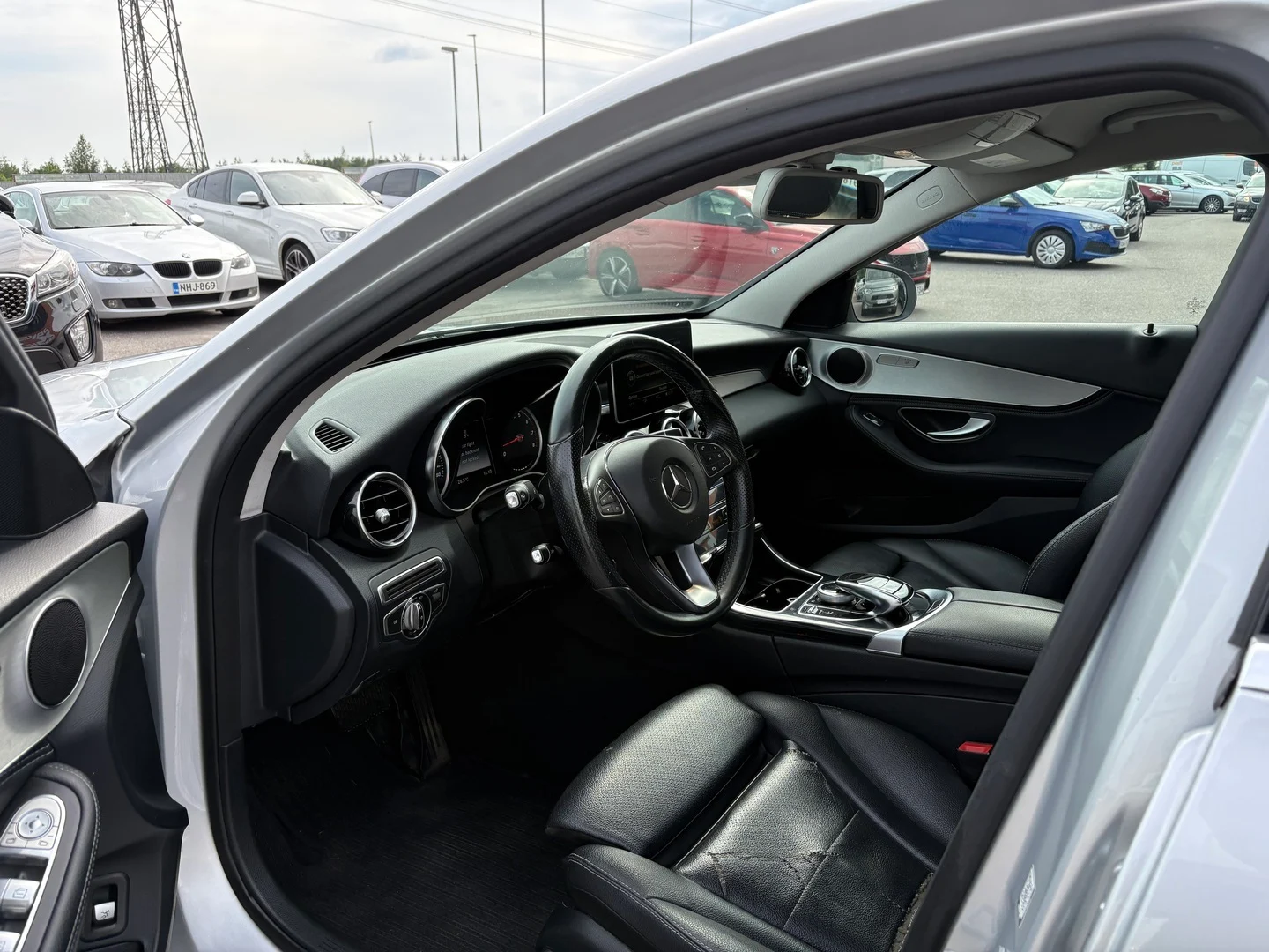 Car Image - 6d2pyOS651kJTJ3N7c5c1B