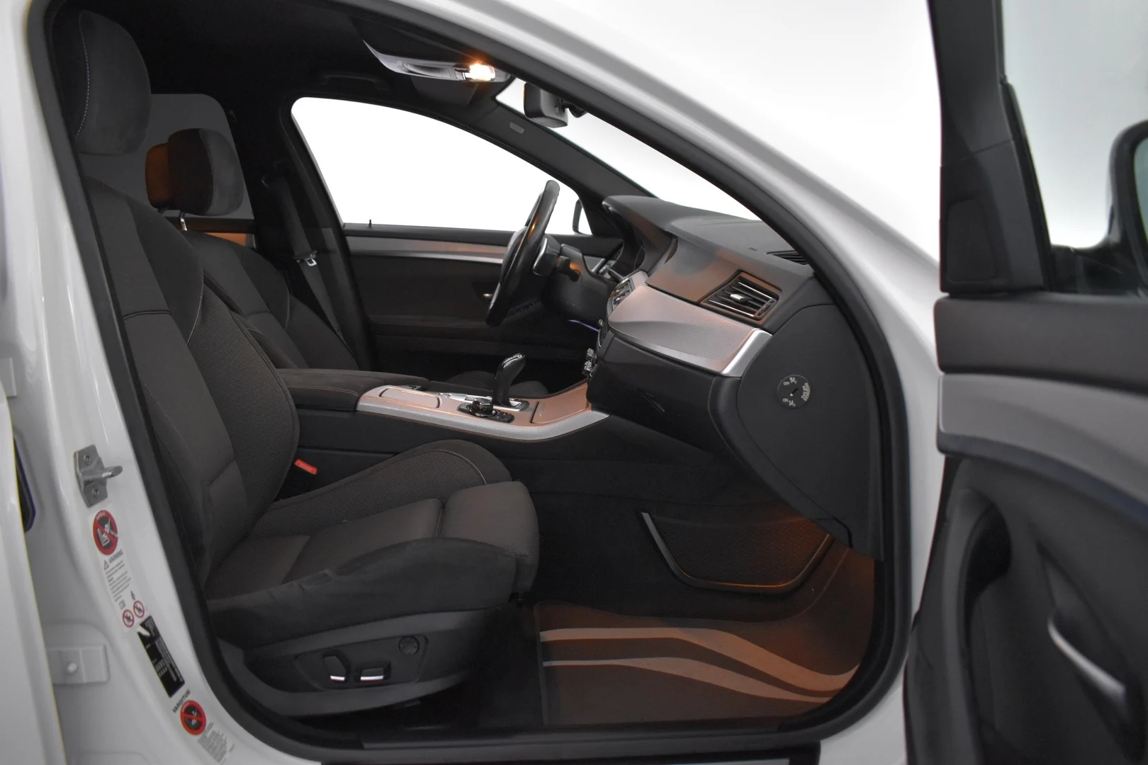 Car Image - 3172T9BsNg4KlSpvFFIU5x