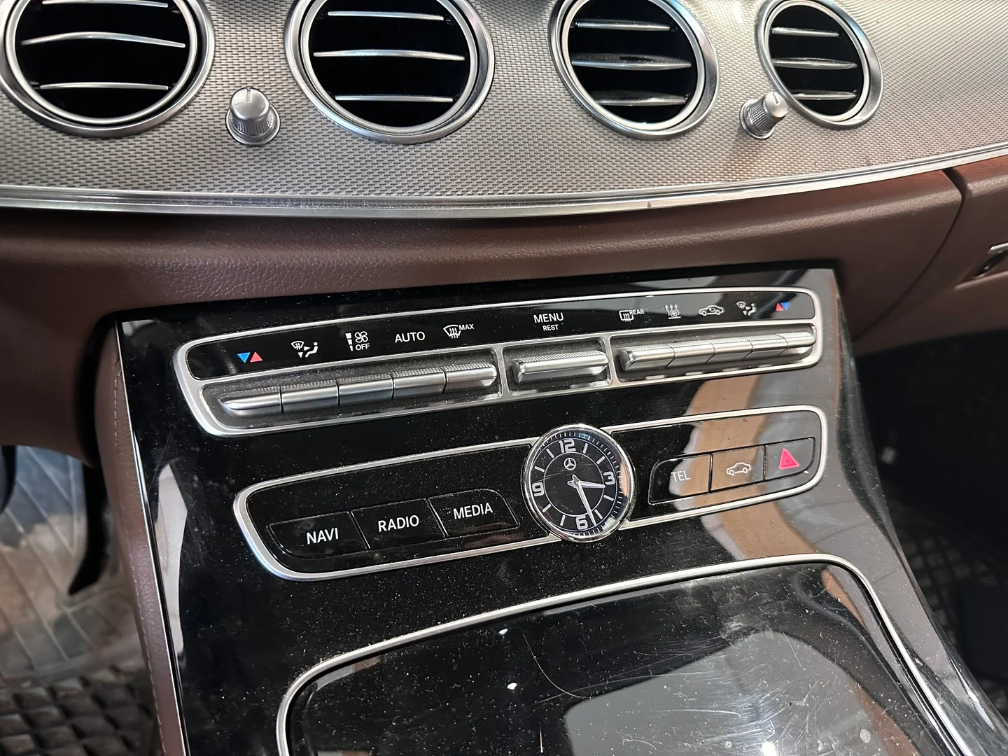 Car Image - iY3RG4CJEbScLLzwkpe1V