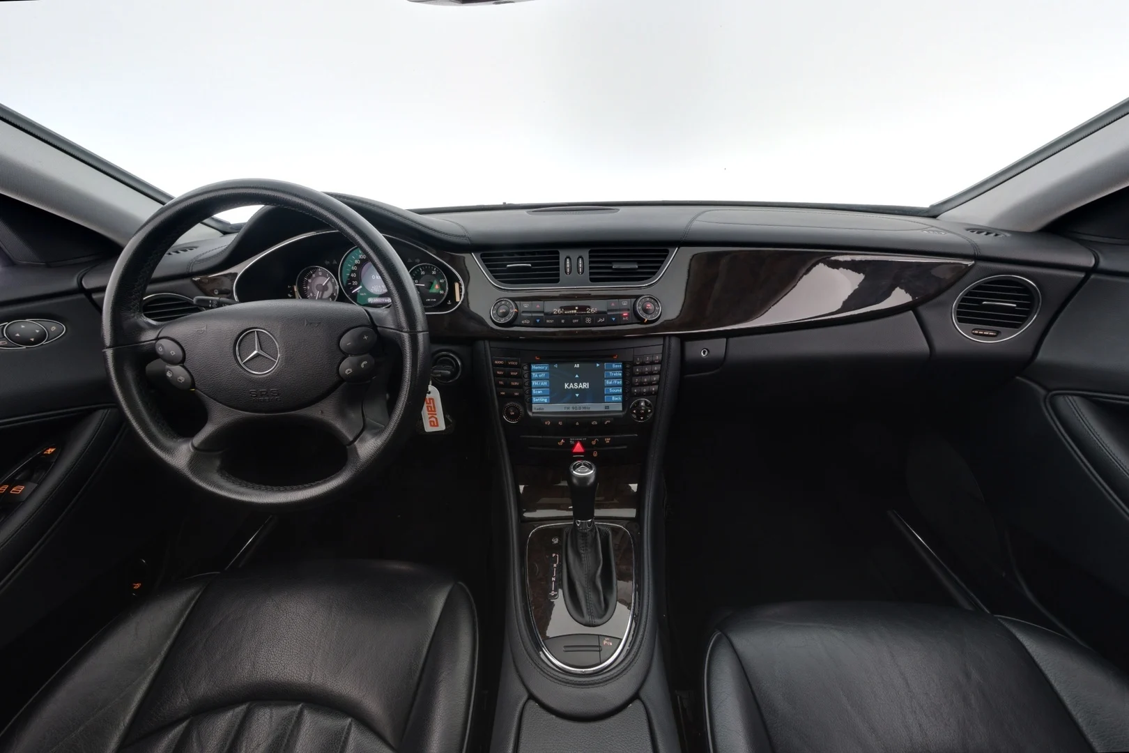 Car Image - 2K2PFJF0axmdAznzsYCeh0