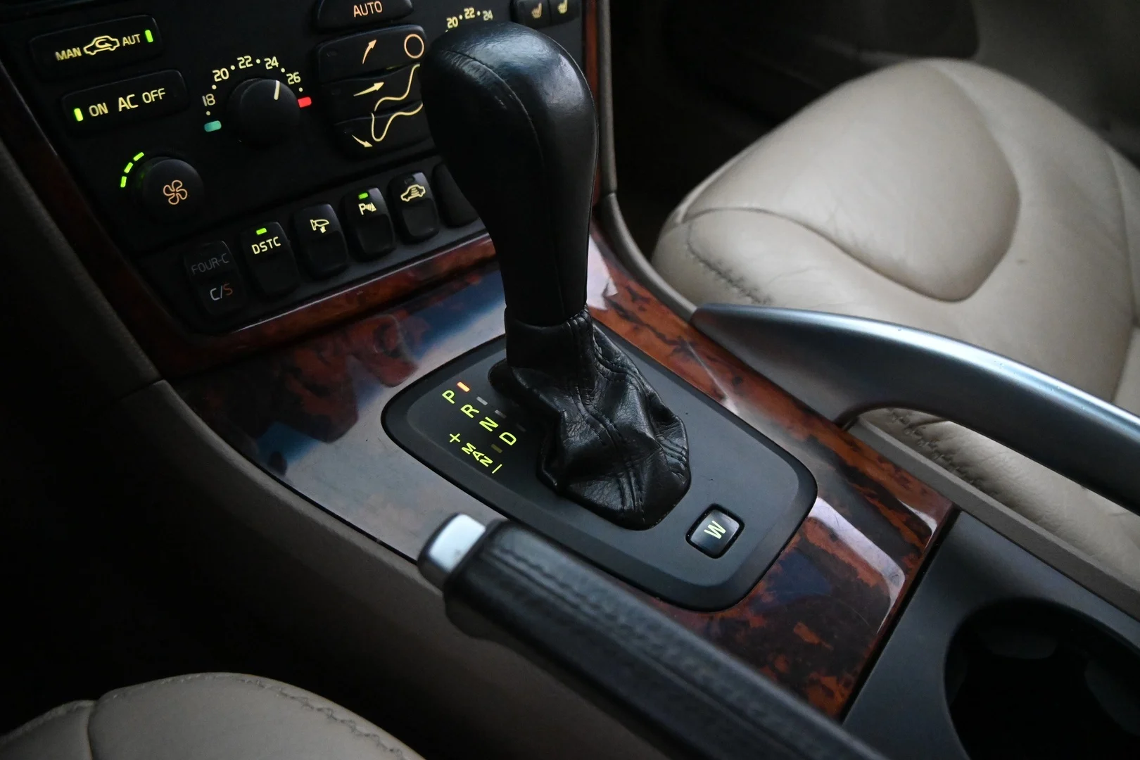 Car Image - 3xBmOLjGC8LYkEuUWIp6ij