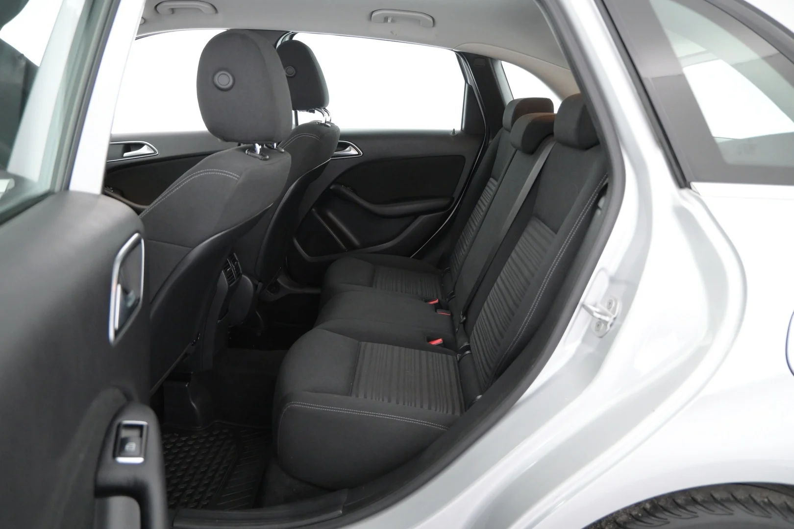 Car Image - 6Sl2BsVmZKFT3BxSWNHJYv