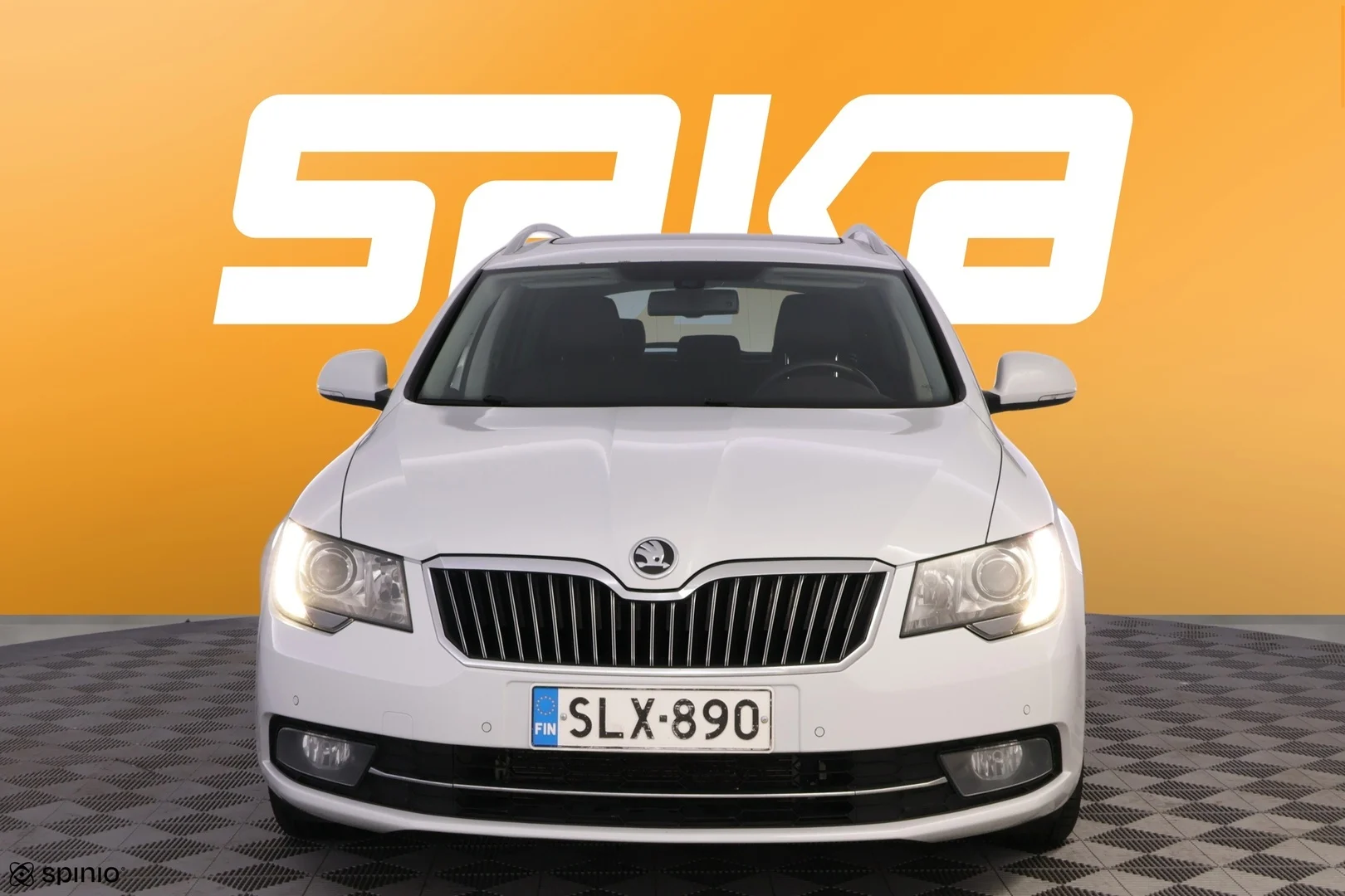 Car Image - MS4iWvbiEdivxwB4uEoip
