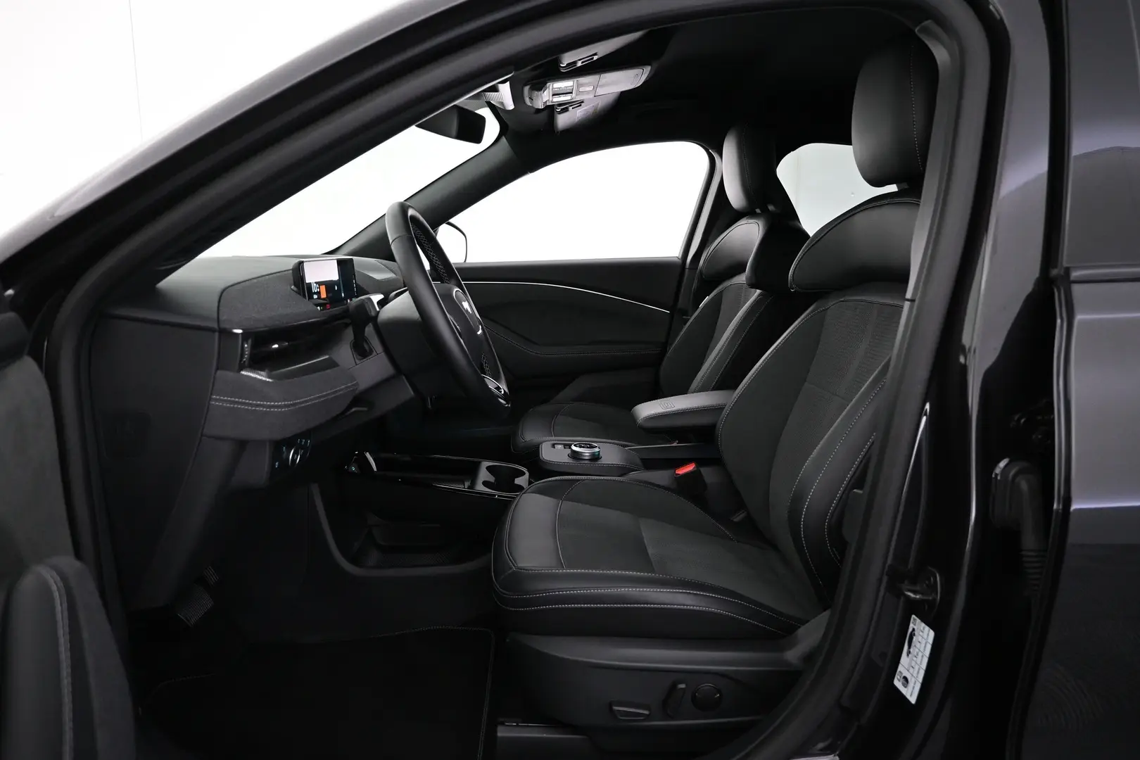 Car Image - 6ODEnjzBnzn9LsdZx6IU61