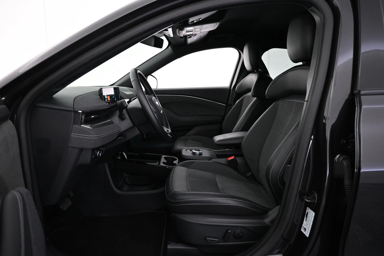 Car Image - 6ODEnjzBnzn9LsdZx6IU61