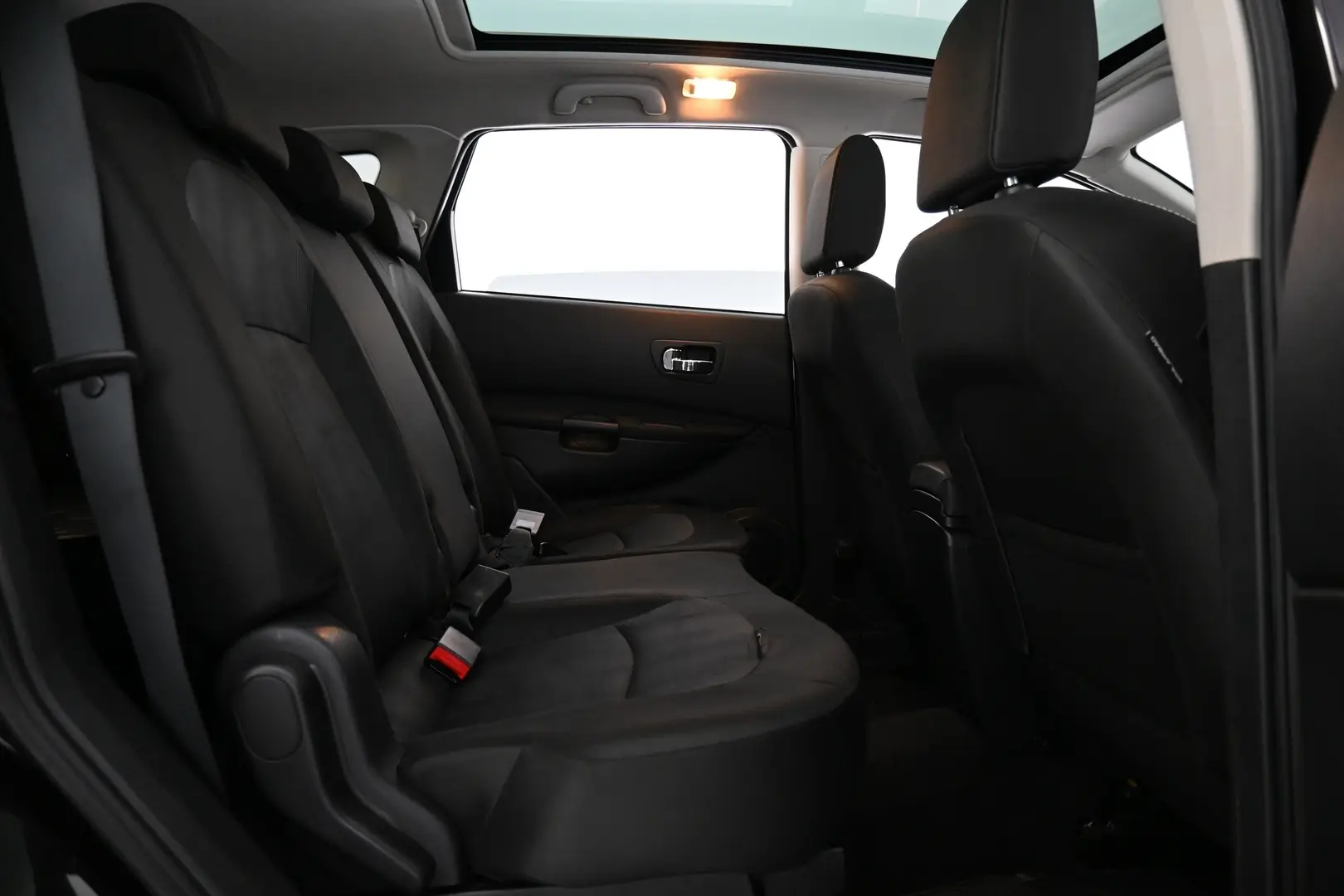 Car Image - 2DRK8PXOgDqWrzRgDK5a73