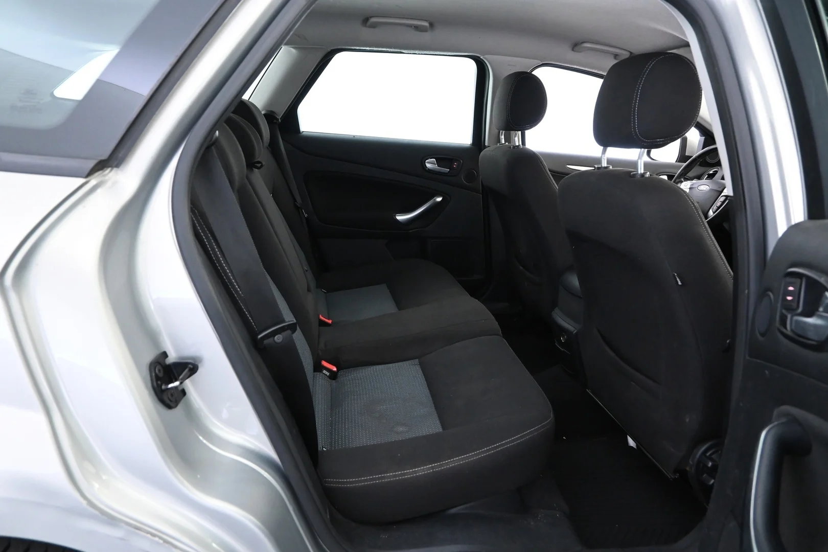 Car Image - 0x85hz1vqkFdM4ani8uyI