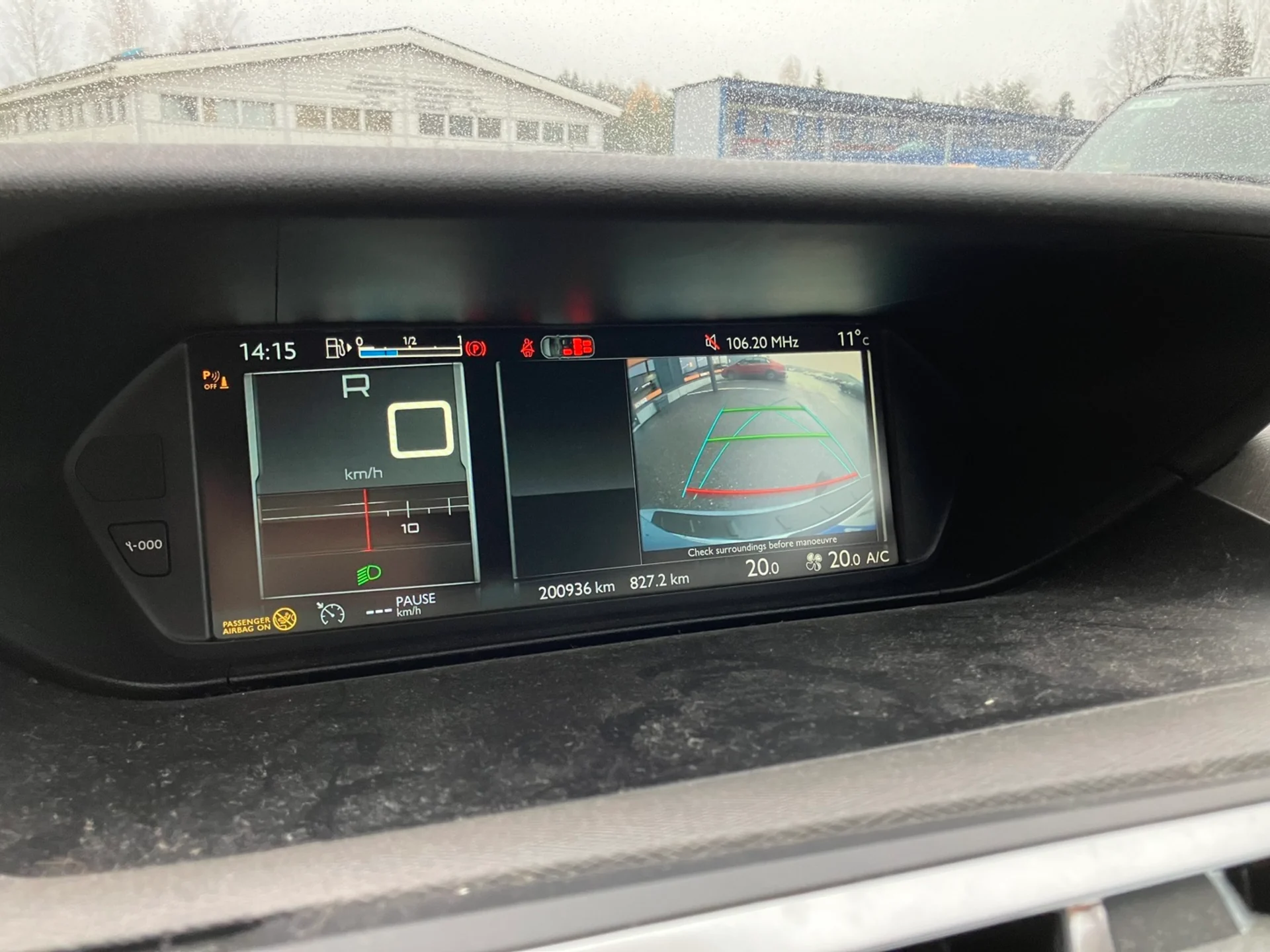 Car Image - ojtgYDbJjVusnmhPzNYu2