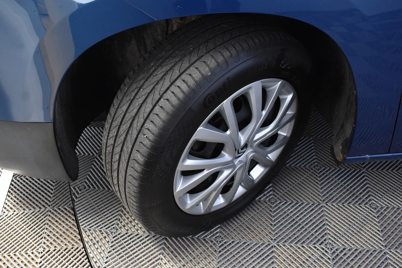 Car Image - 5IdHv4uNHsEQ08pFQrazXs