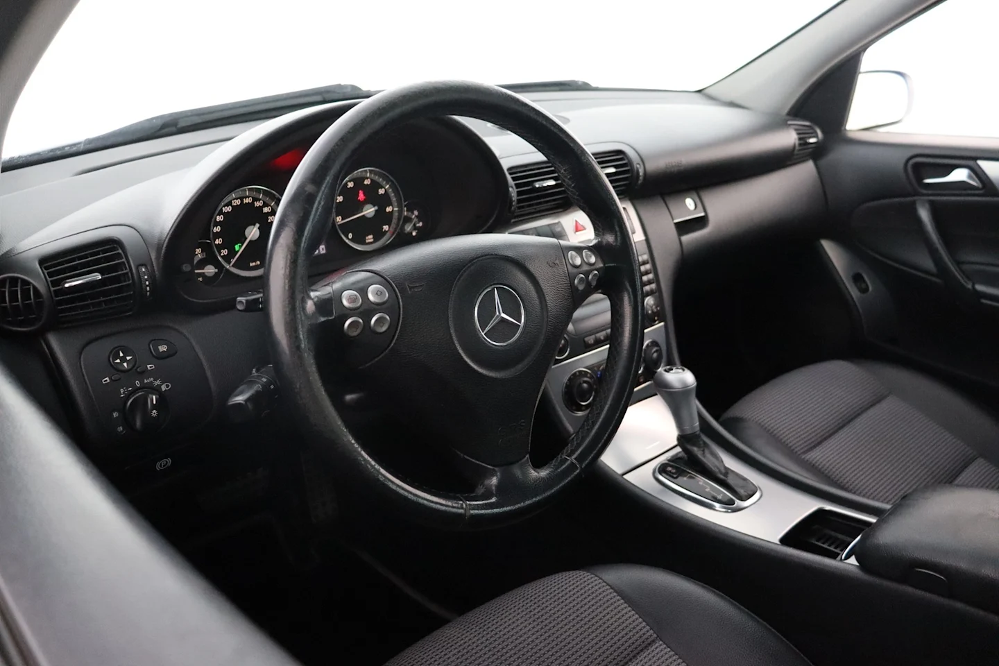 Car Image - 4aWgwJDuV5QPIK5mRLMis1
