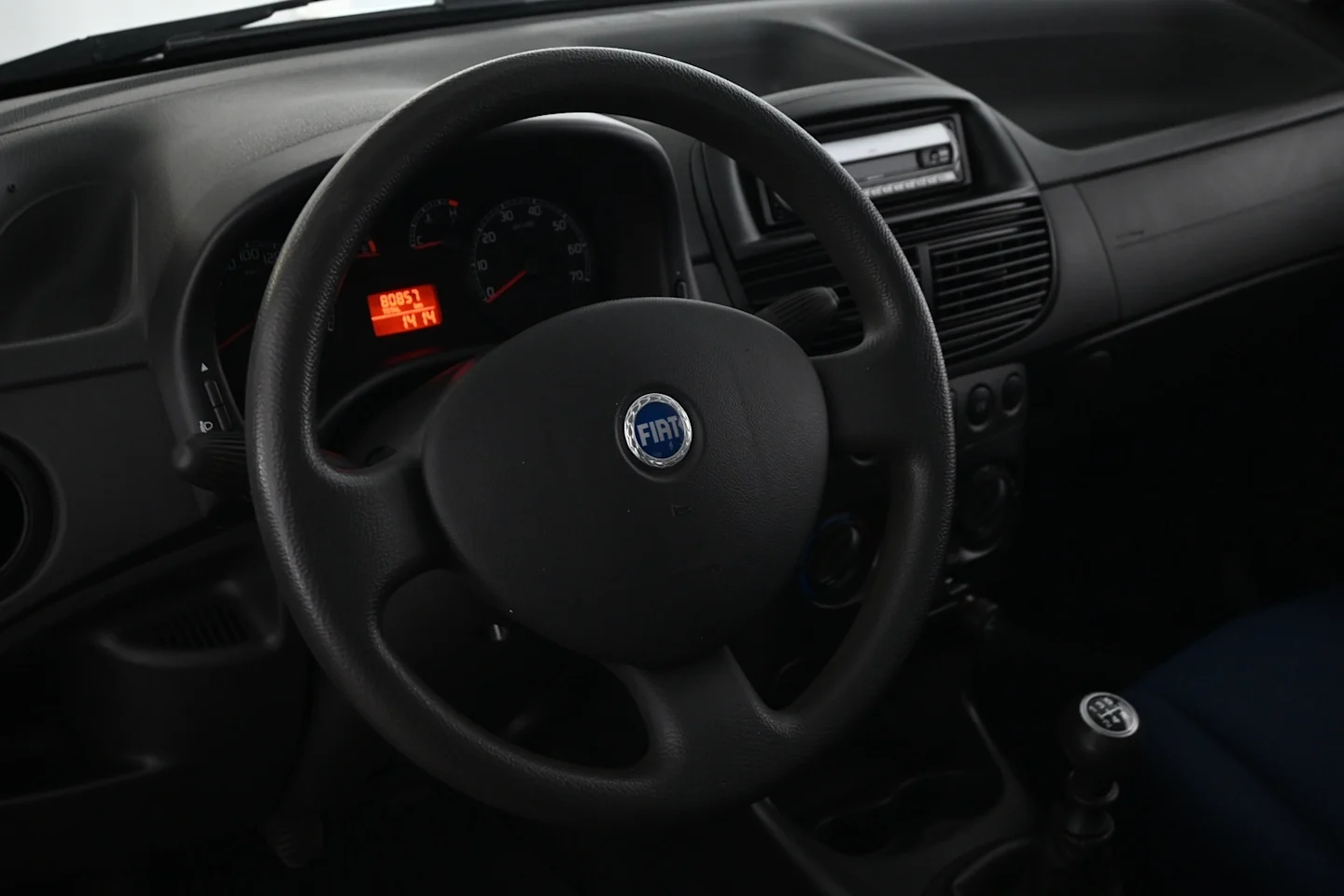 Car Image - Bq50COcCHtyH44y1wFuEy