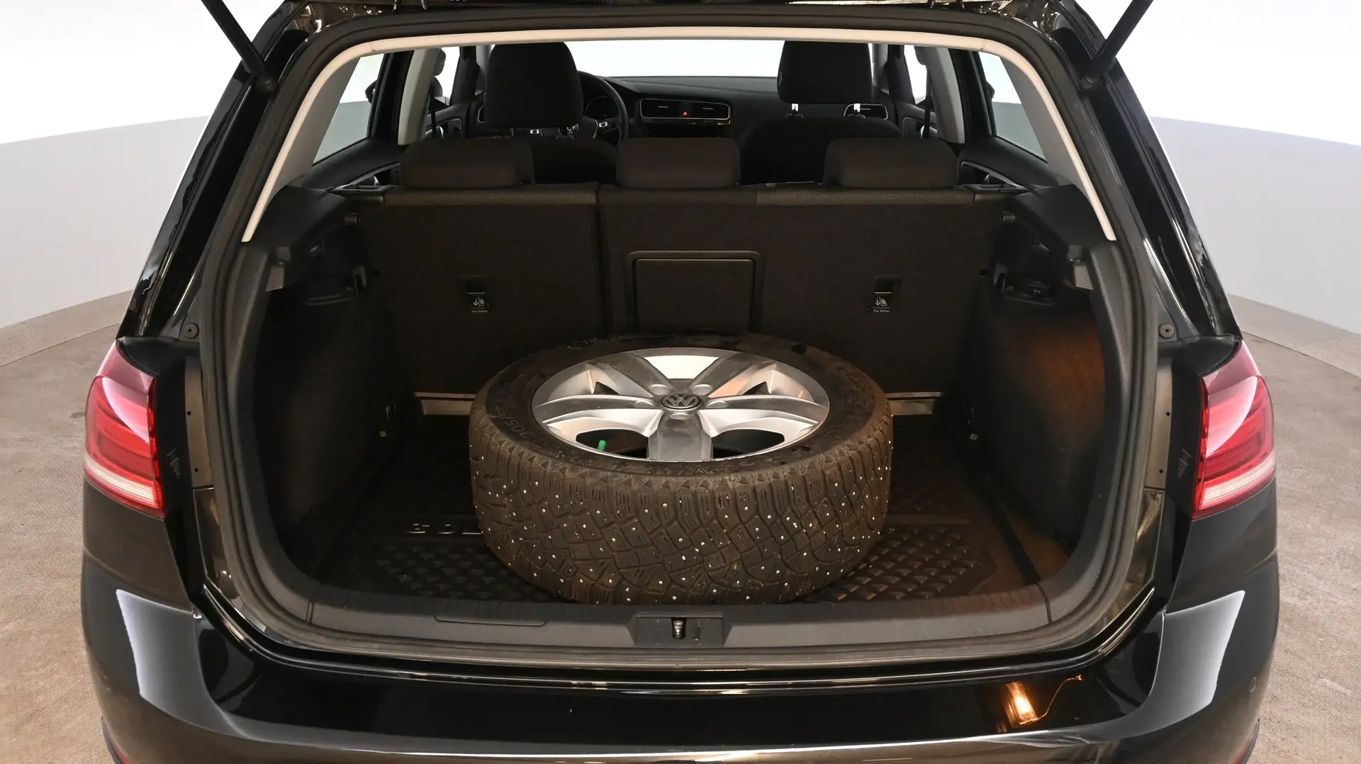 Car Image - 2dwuXVmYSqwrSziaGtvie1