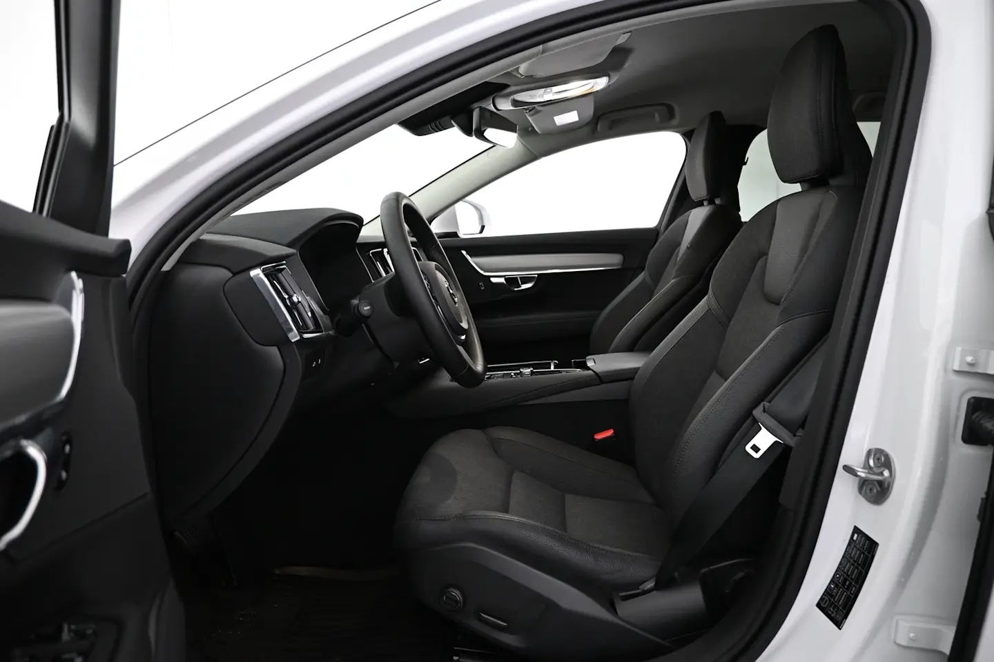 Car Image - CMT5f1eqVrs3em6o6Fxyu
