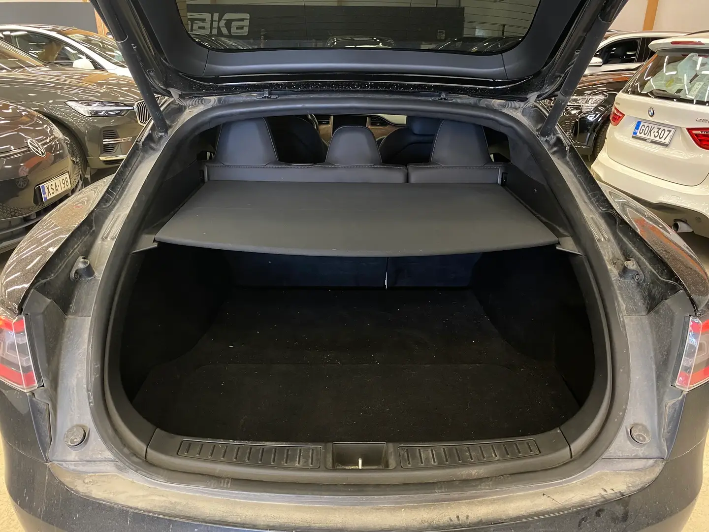 Car Image - 5LjNWqnC8HcoyzKTKqEe6X