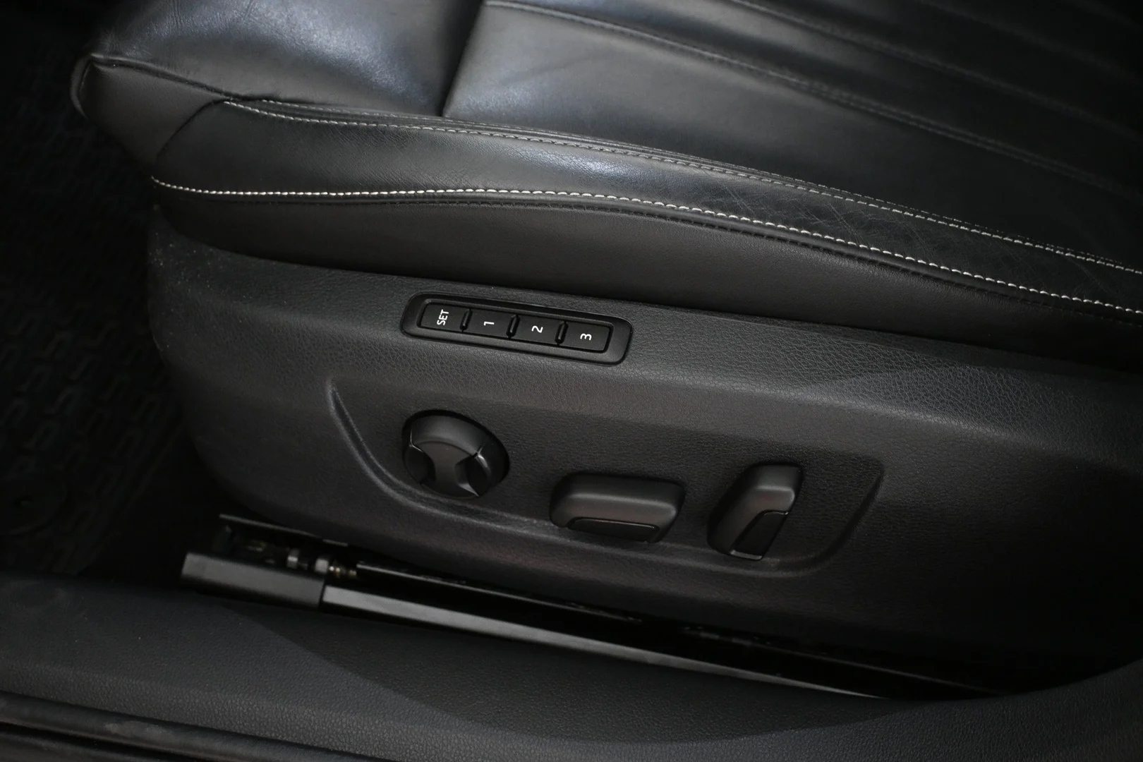 Car Image - 1mRM6aVx5eEYs2MTcgbr3T