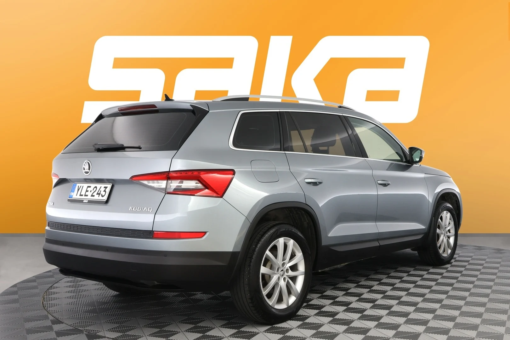 Car Image - 6RZdYRiFbbuujyuKIgj25Y